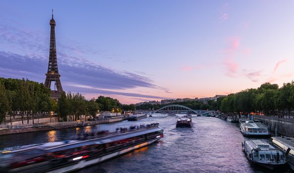Seine evening cruise with champagne — Paris