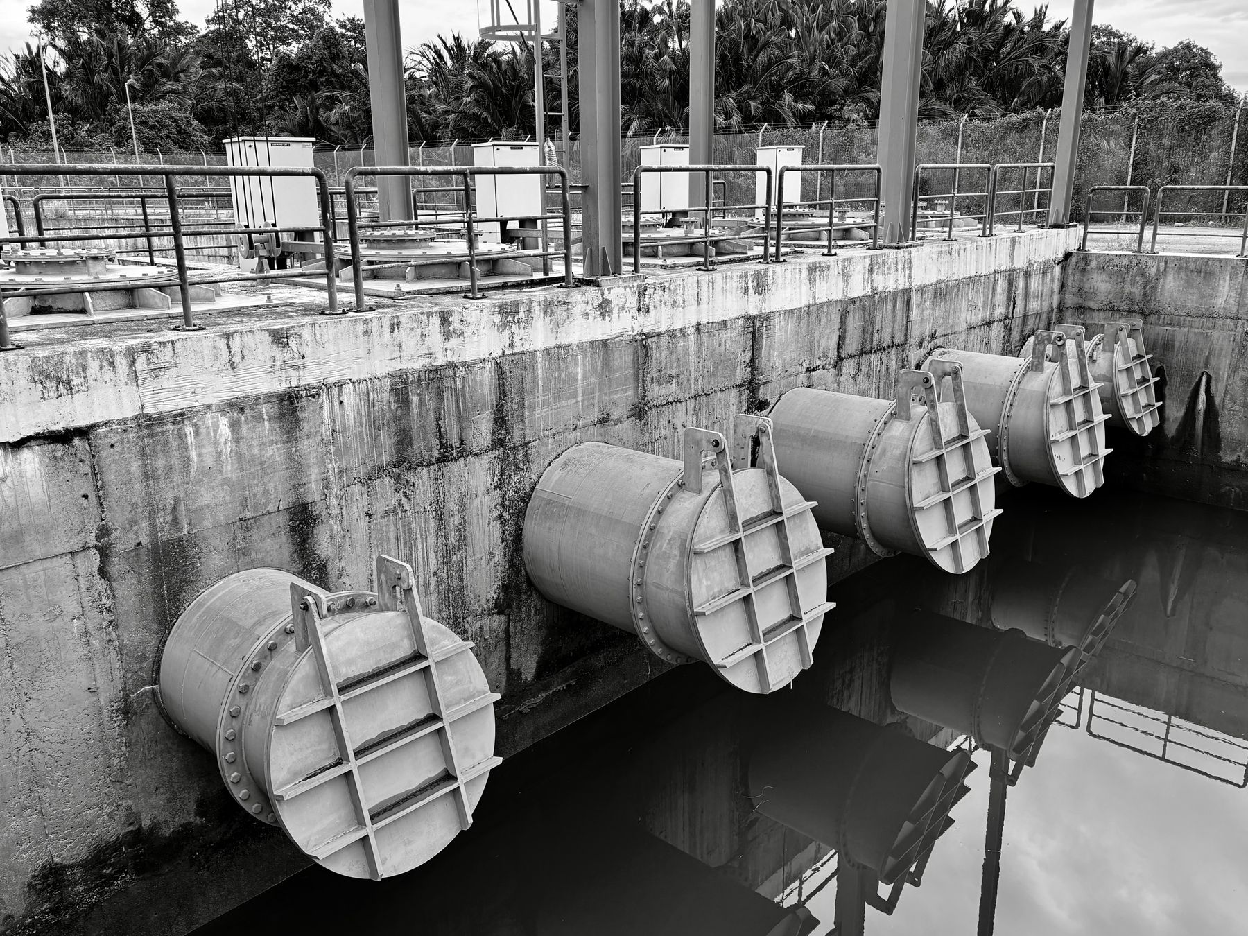 Large industrial water pipelines with isolation valves and flanged connections