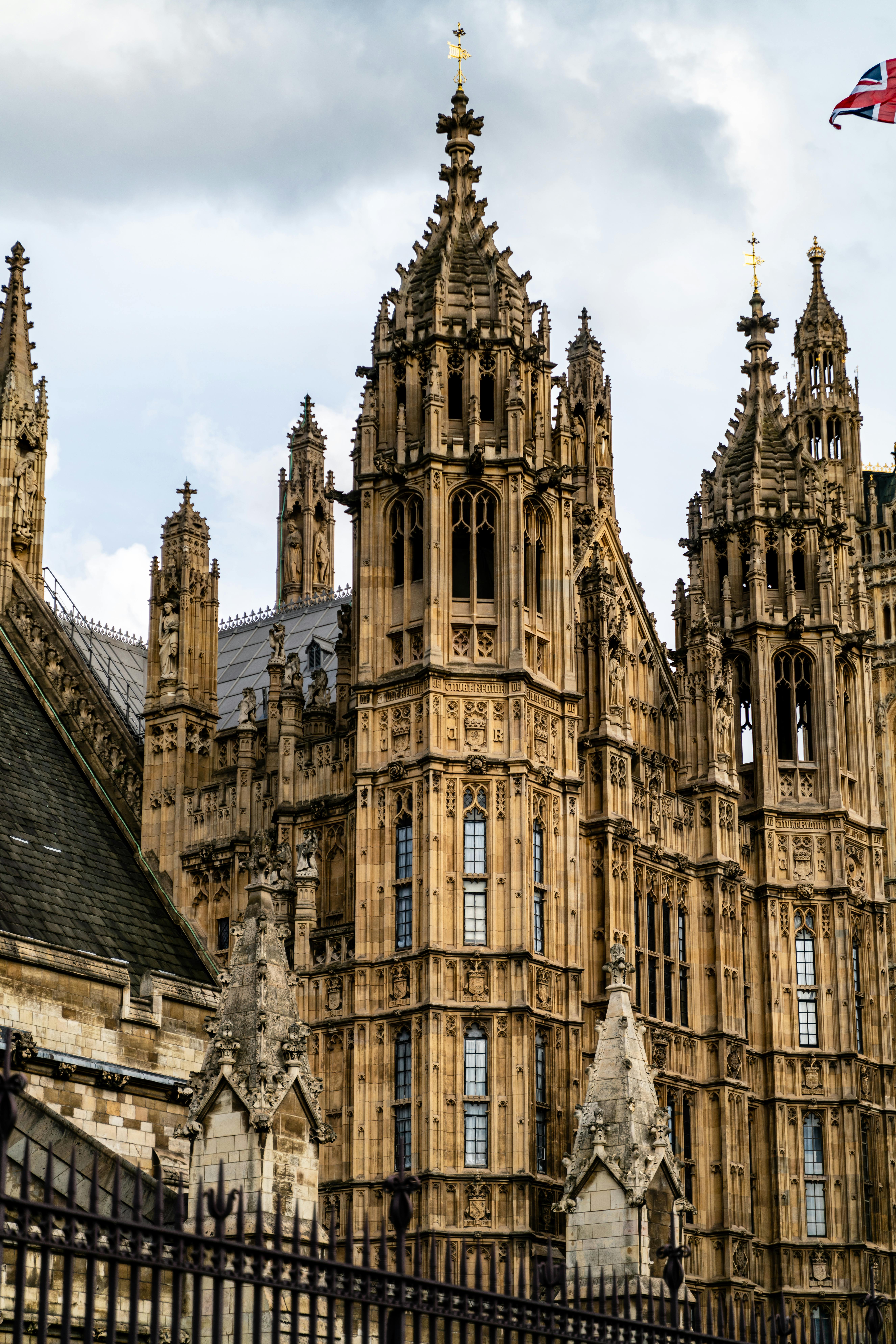 Davey challenges Starmer on Trump tariffs