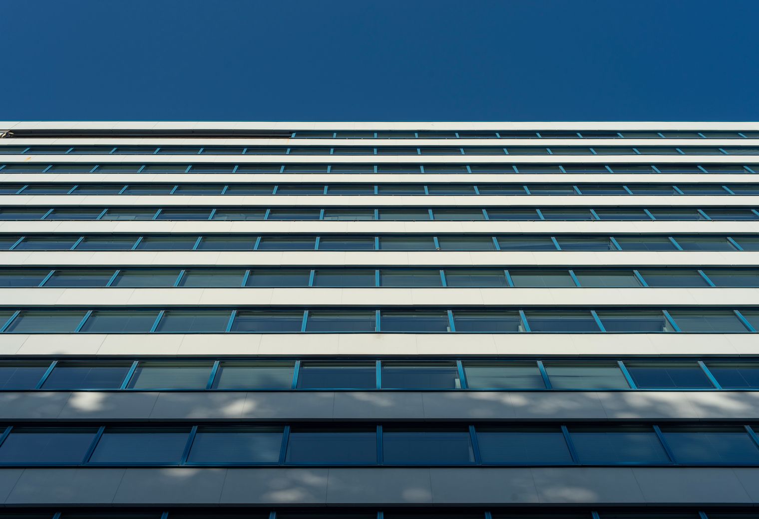 Commercial Decorating in Tolworth — a freshly painted, spotless finish