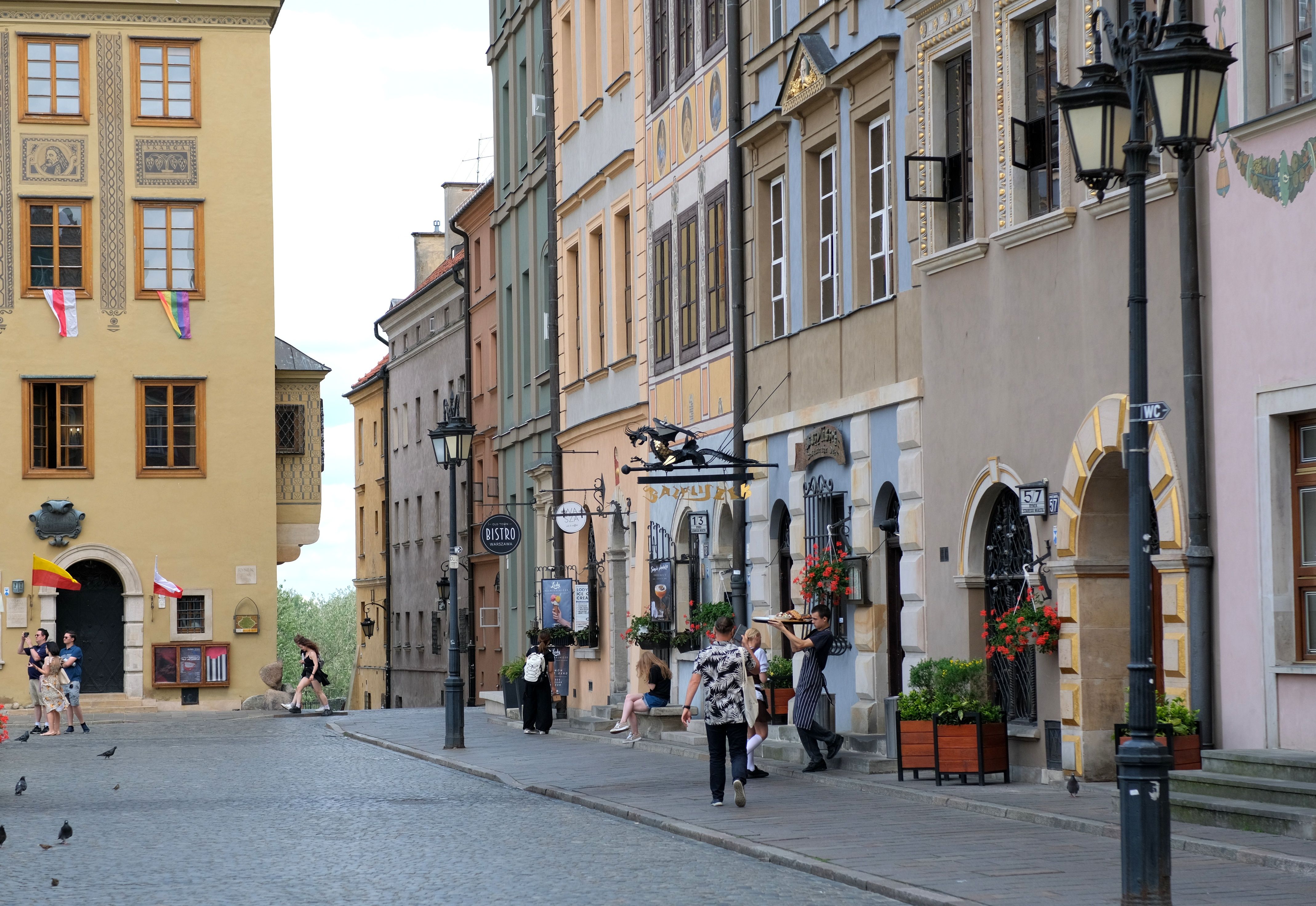 Charming Street Scene in Historic European City · Free Stock Photo