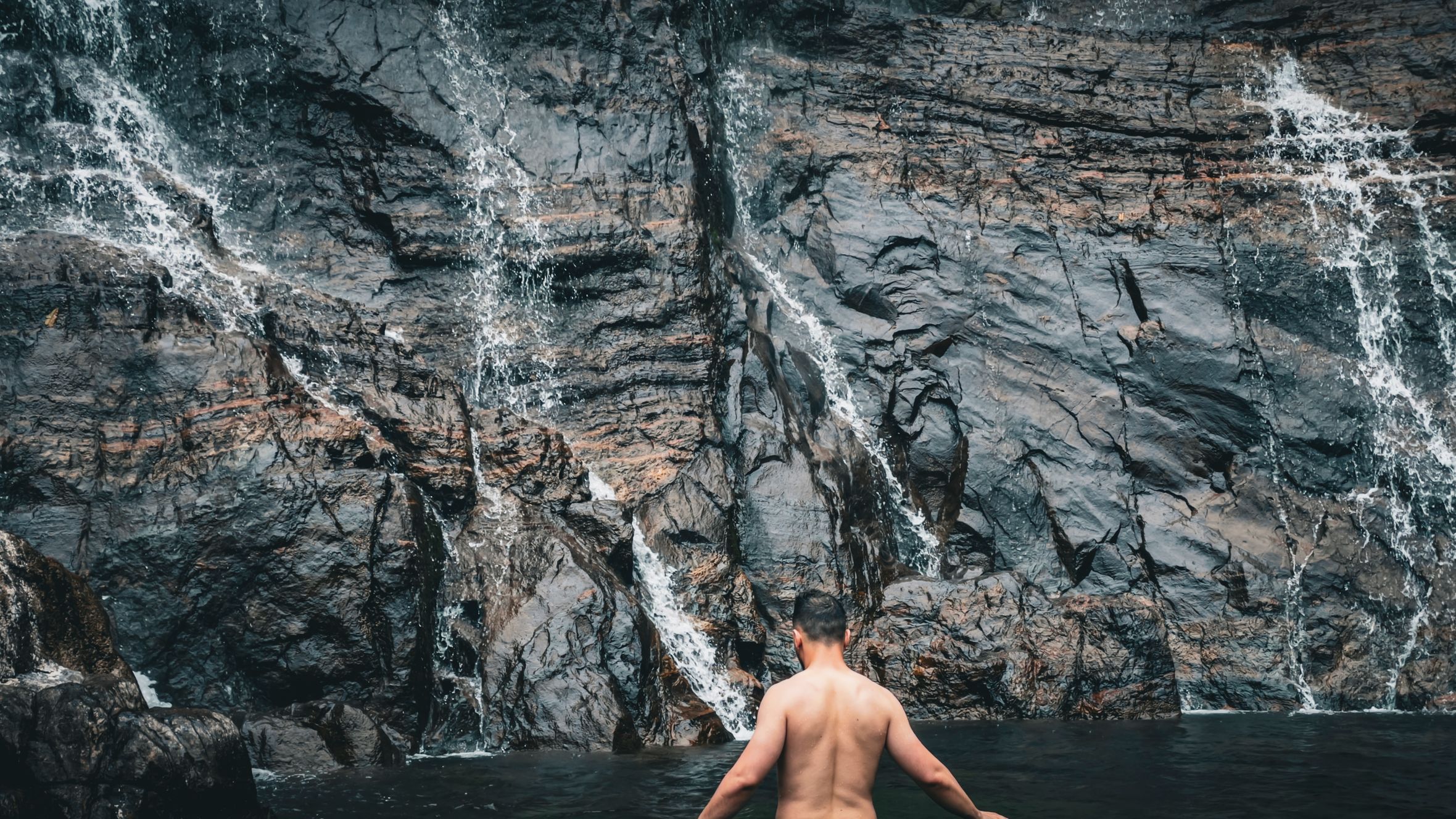 A mesmerizing waterfall in Artvin, Türkiye capturing the essence of nature's beauty.