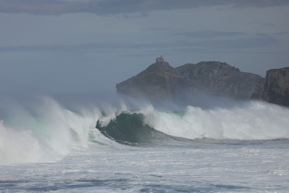 12. Castlepoint: Lighthouse and Dramatic Coastline 12. Castlepoint: Lighthouse and Dramatic Coastline