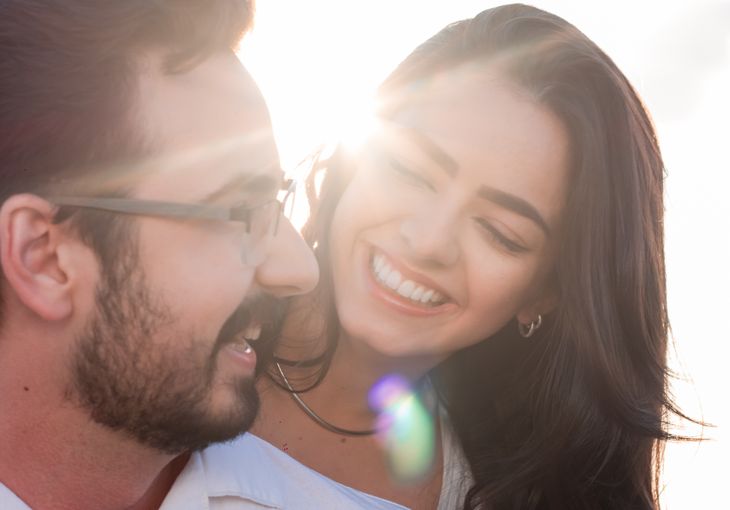 Online dating: starting a conversation on a niche platform