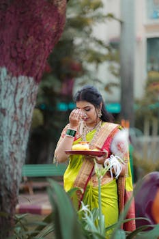 Image shows aftermath of the collapsed bridge in Pune, Maharashtra.  Four deaths reported in the national tragedy.  Bridge collapse.