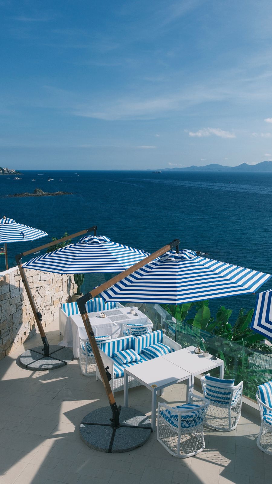 Restaurant en bord de mer à Cannes