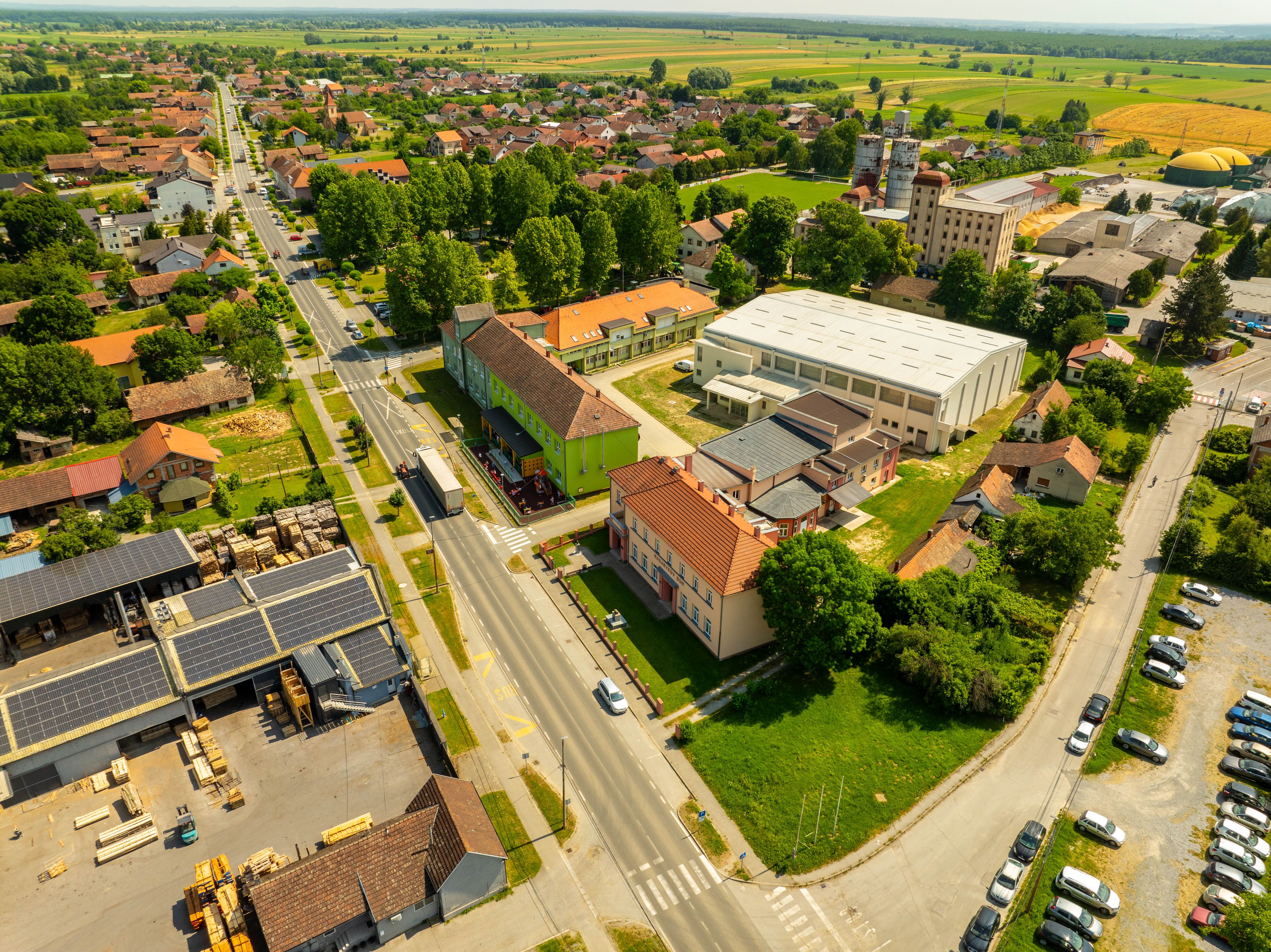 Investiții în piața de spații industriale și hale de producție din zona Craiova