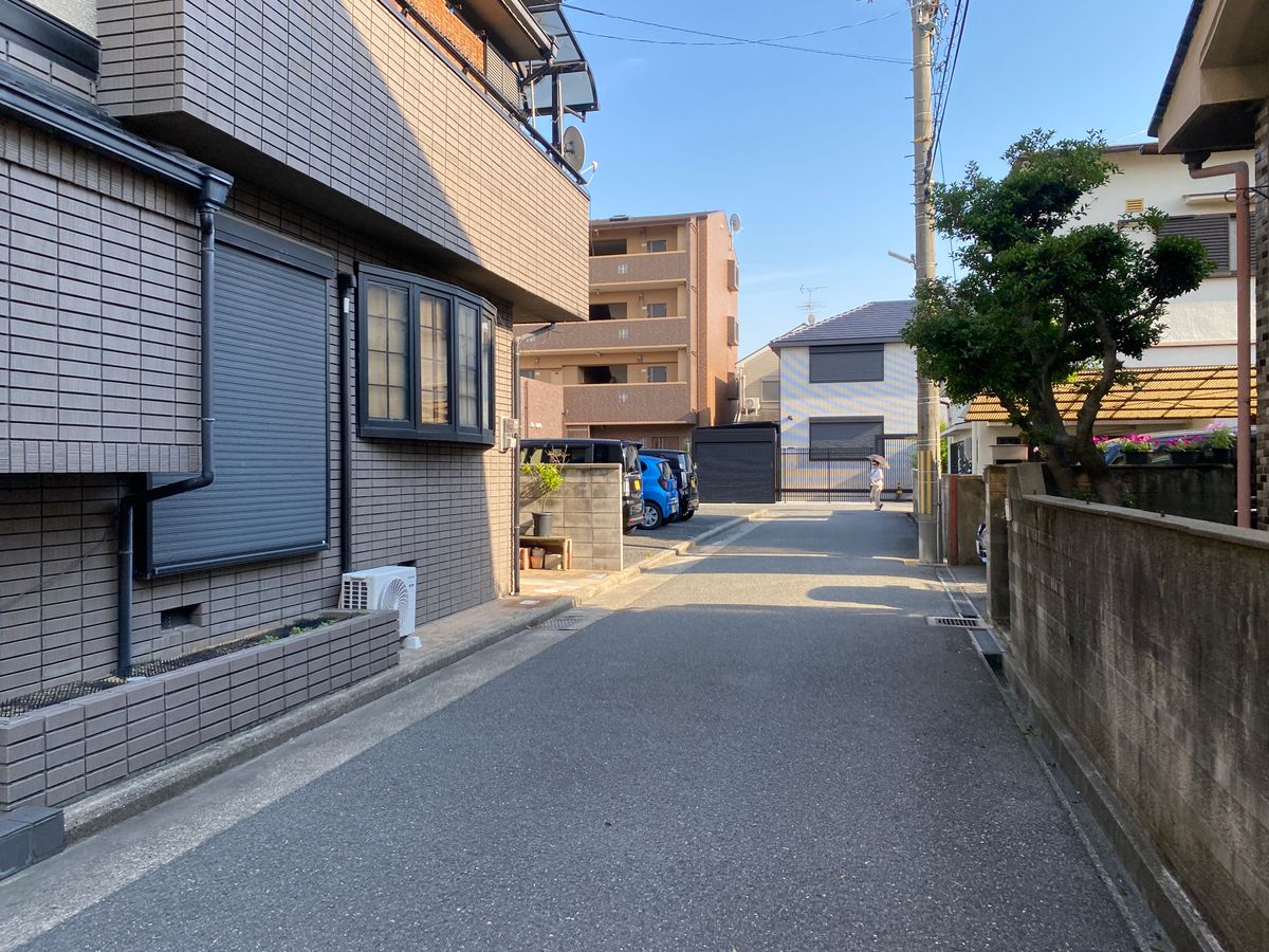 住宅街の道路（イメージ）
