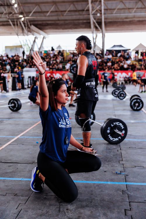 Competative Crossfit Intense CrossFit Competition Scene with Athletes · Free Stock Photo