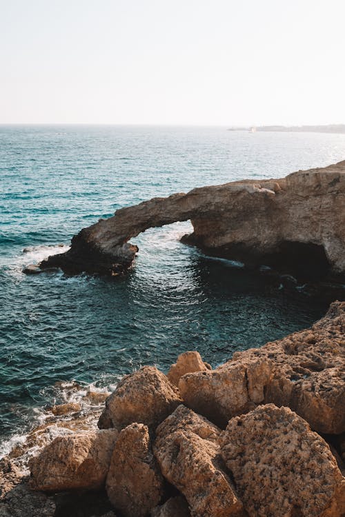 Acantilado Del Mar Gris