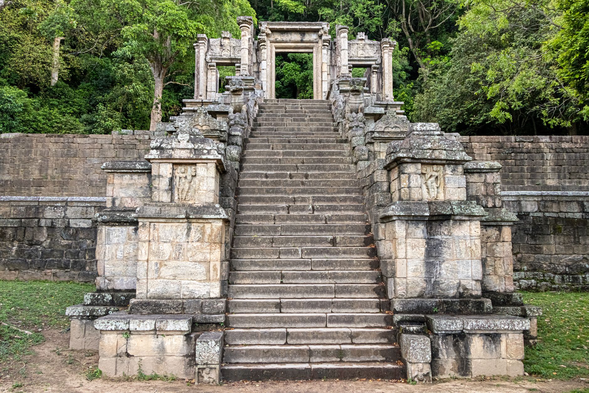 Nightlife and evenings in Polonnaruwa