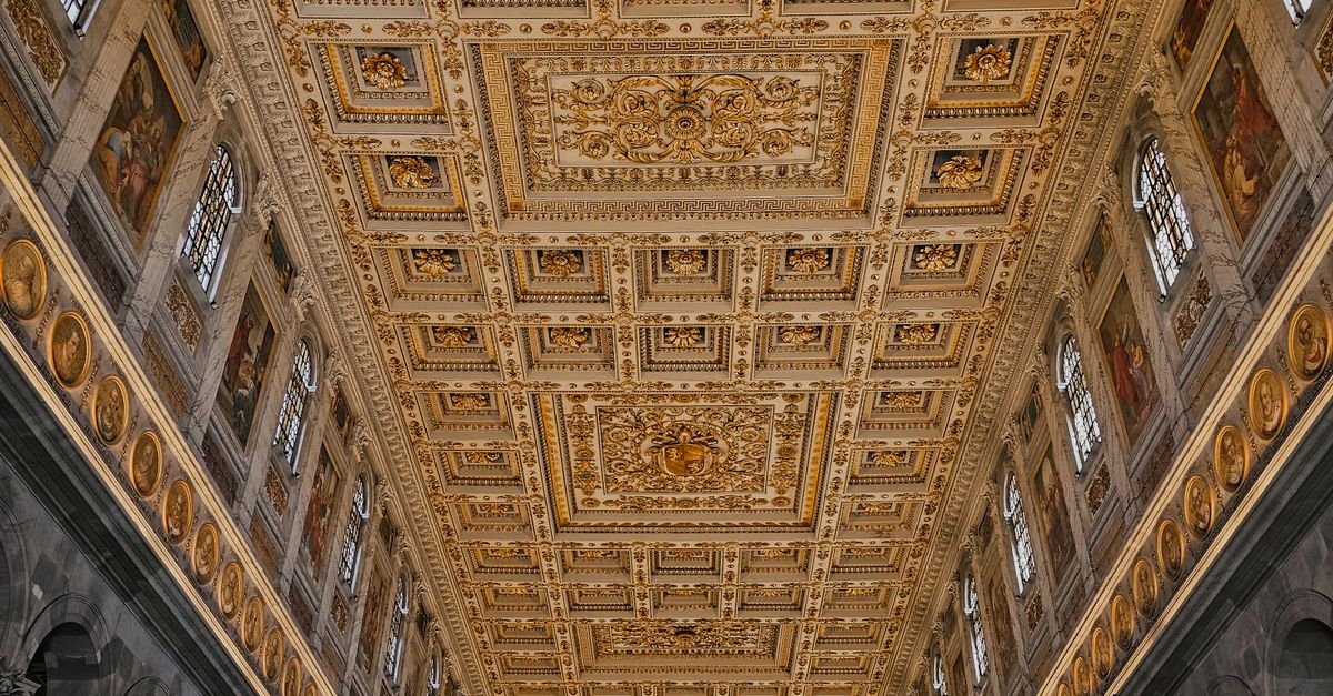 Open Ceiling Rome Intricate Ceiling of Ancient Basilica in Rome · Free Stock Photo