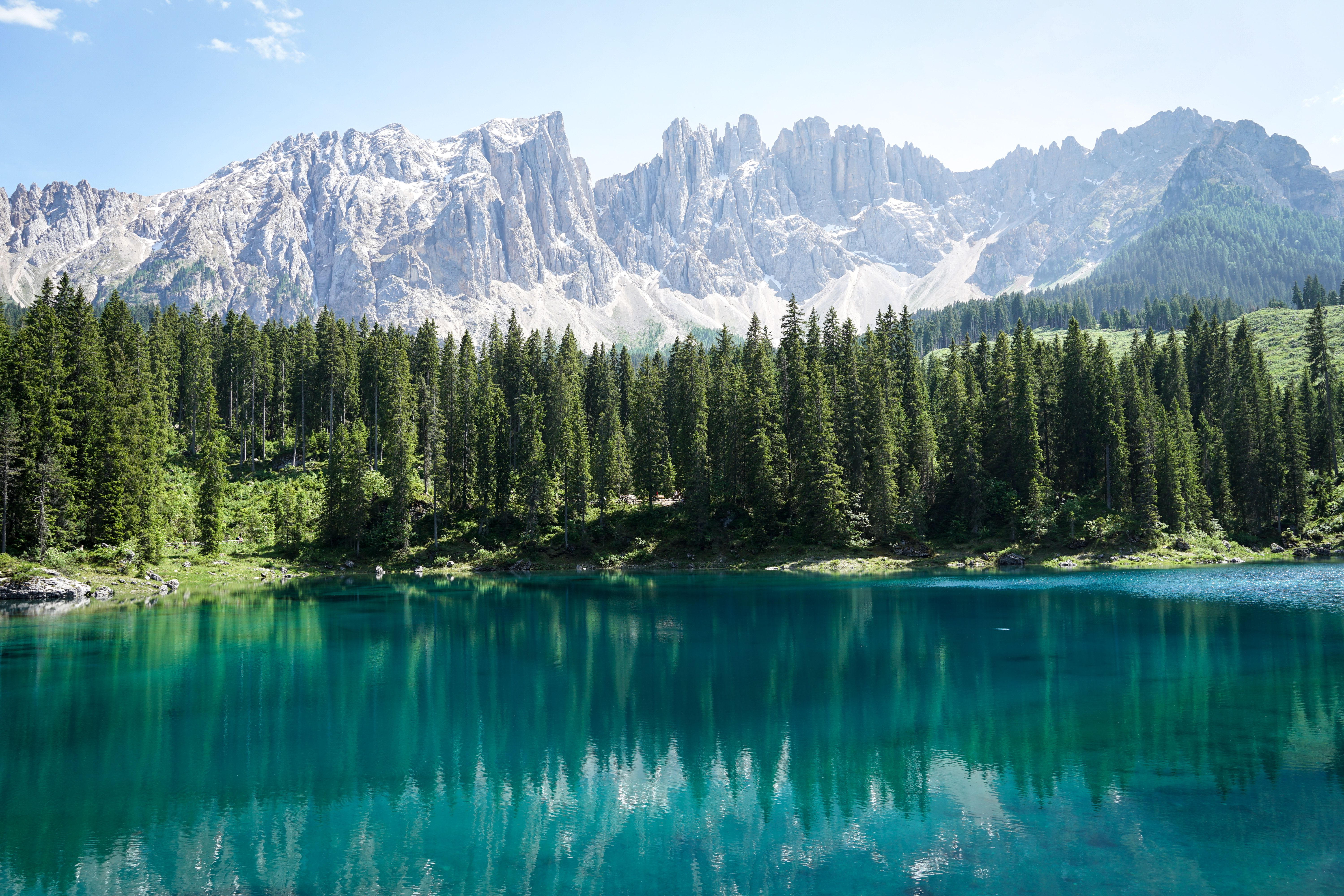 Stunning Alpine Lake Reflection in Summer · Free Stock Photo