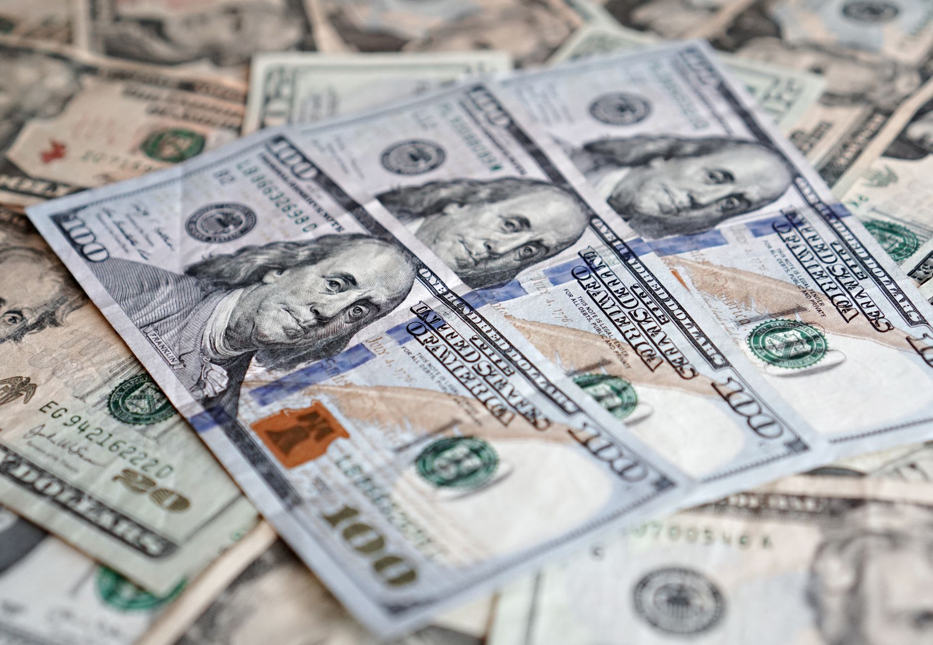 2-Year Treasury Yield at 4.29%: What It Means for US Tech and Growth Stock Valuations