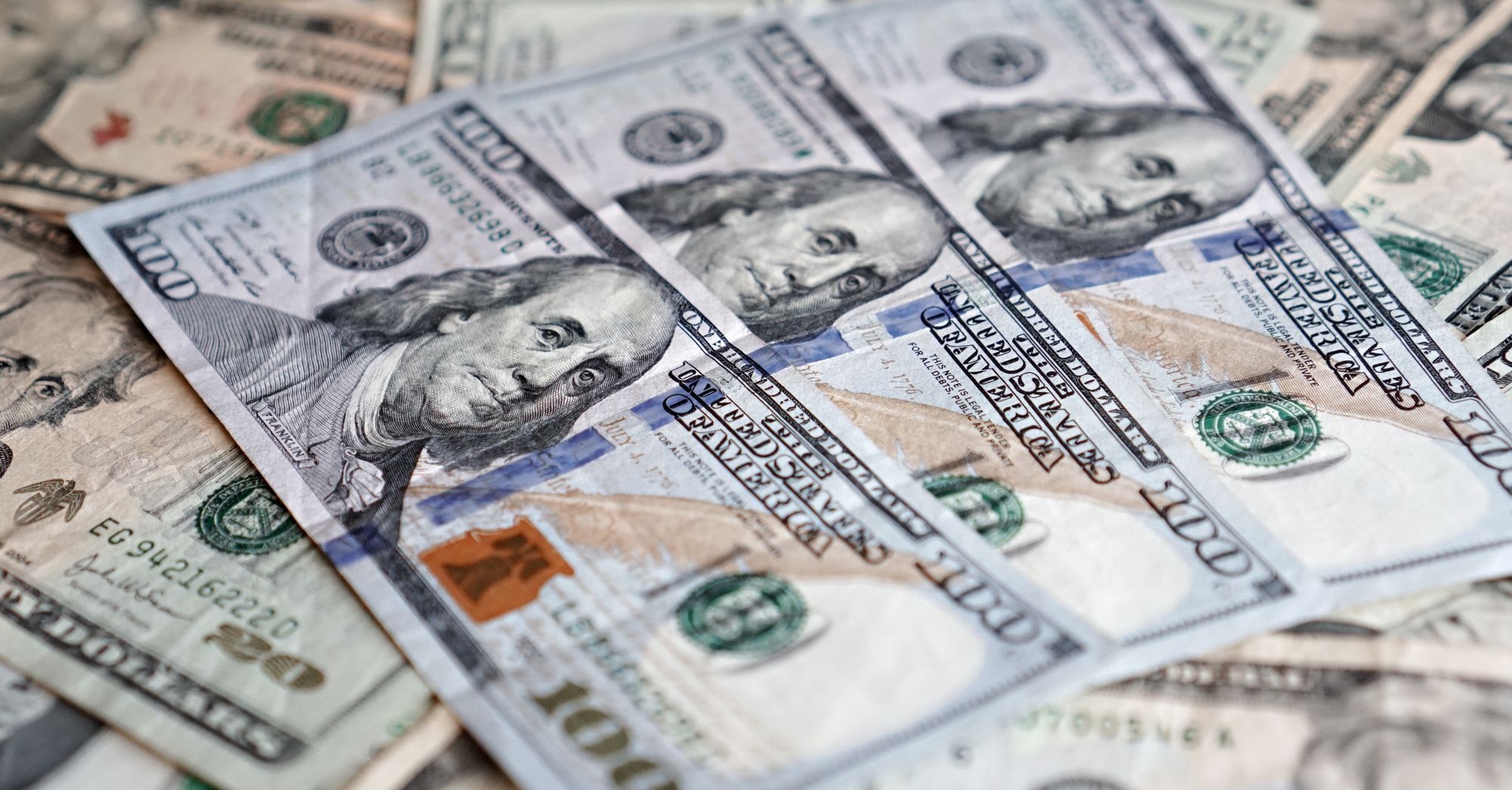 Pershing Square IPO Gains Signal Persistent Liquidity, Challenging Fed's Disinflation Path