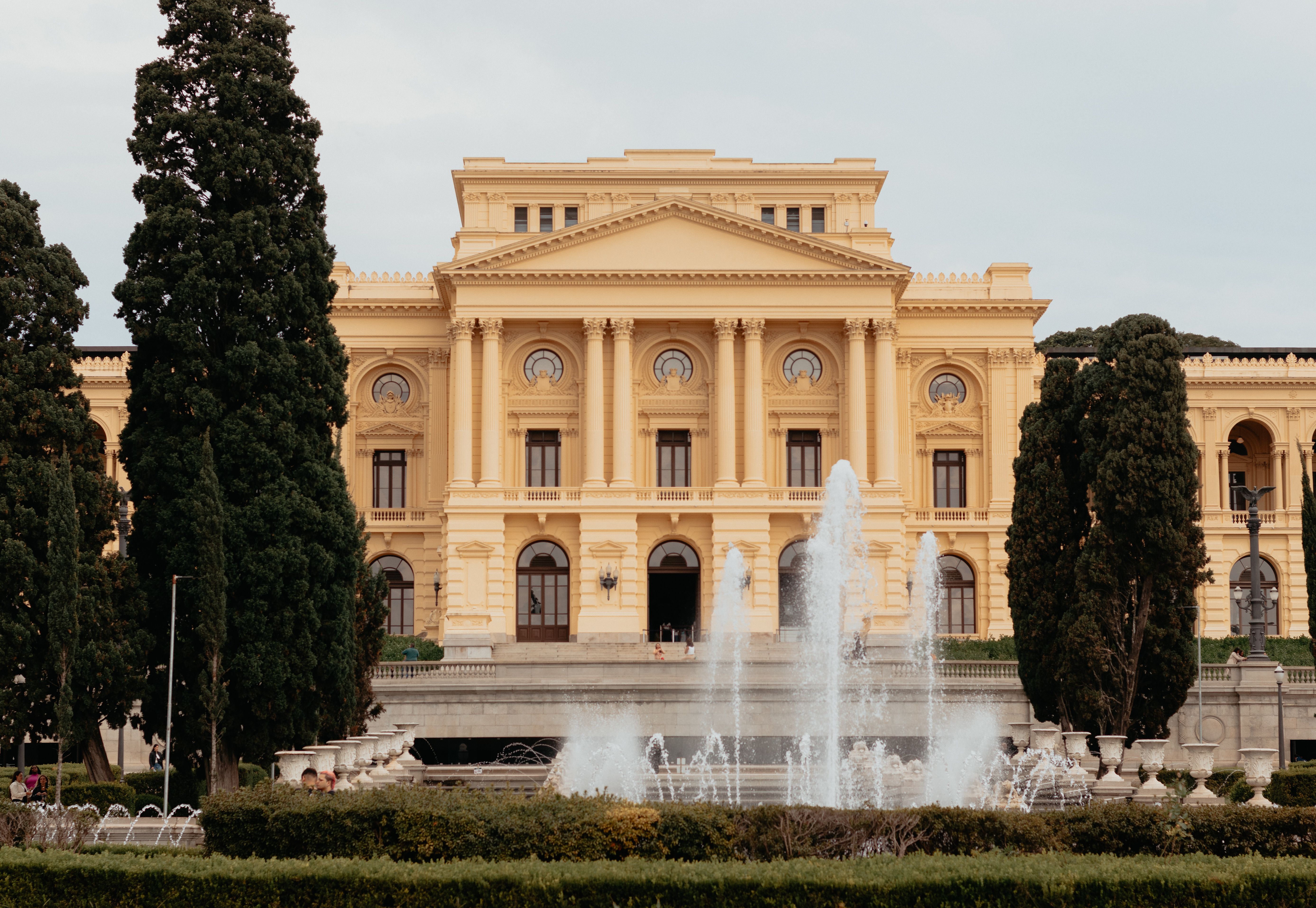 general entertainment authority — Photo by Gabriela Brasiliano on Pexels