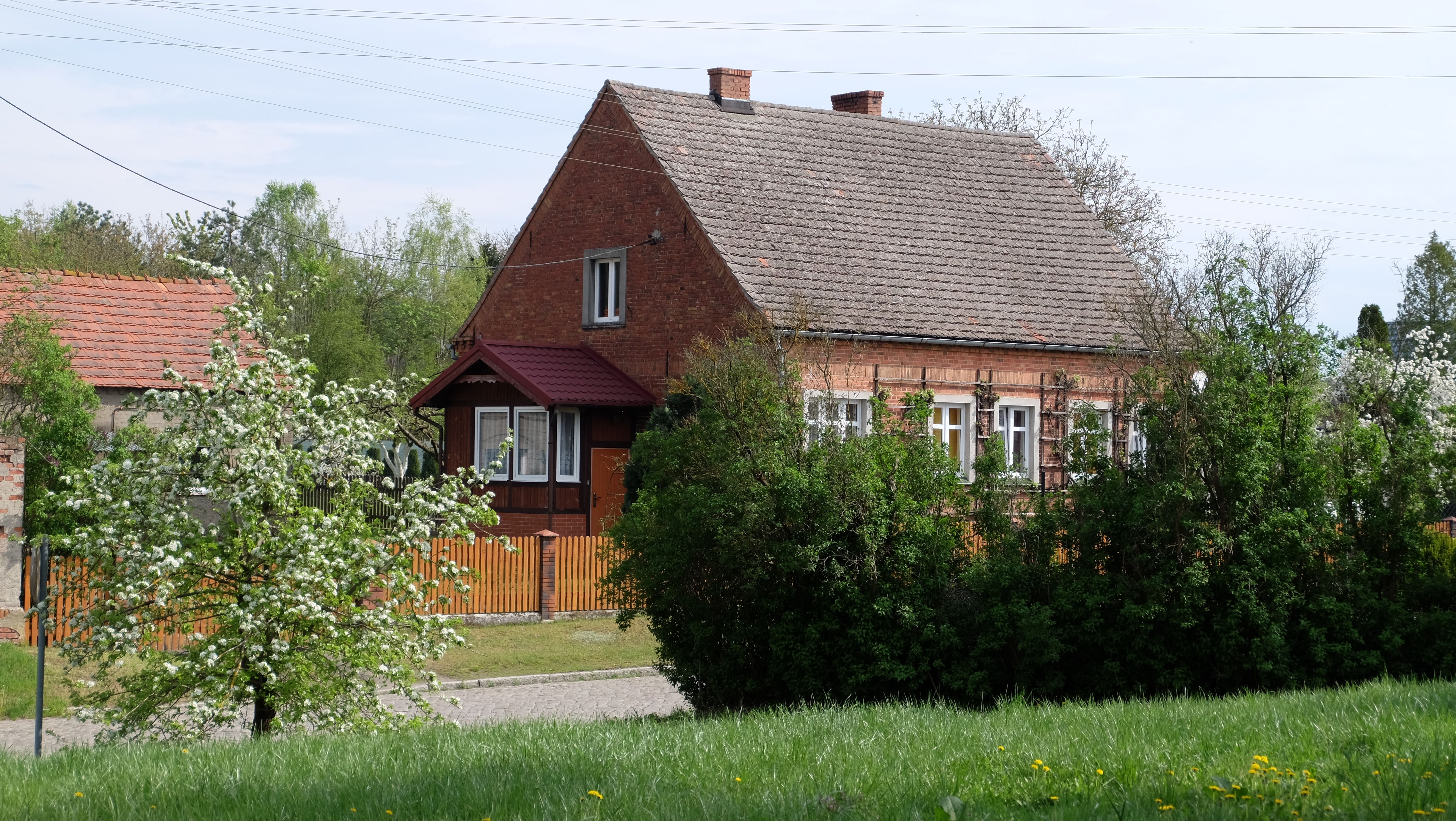 Charming Country House in Spring Landscape · Free Stock Photo