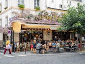 Charming Parisian Bistro Le Vrai Paris with Diners