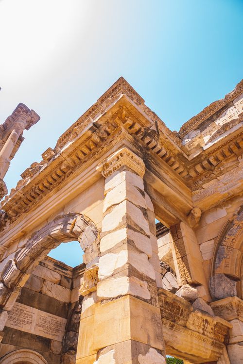 Free Detail of the historic ruins of Ephesus in İzmir, Türkiye, showcasing ancient architecture. Stock Photo