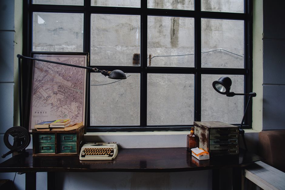 Best Laptop Stand for Small Paris Apartments? My Ergonomic Solution After a Desk Disaster