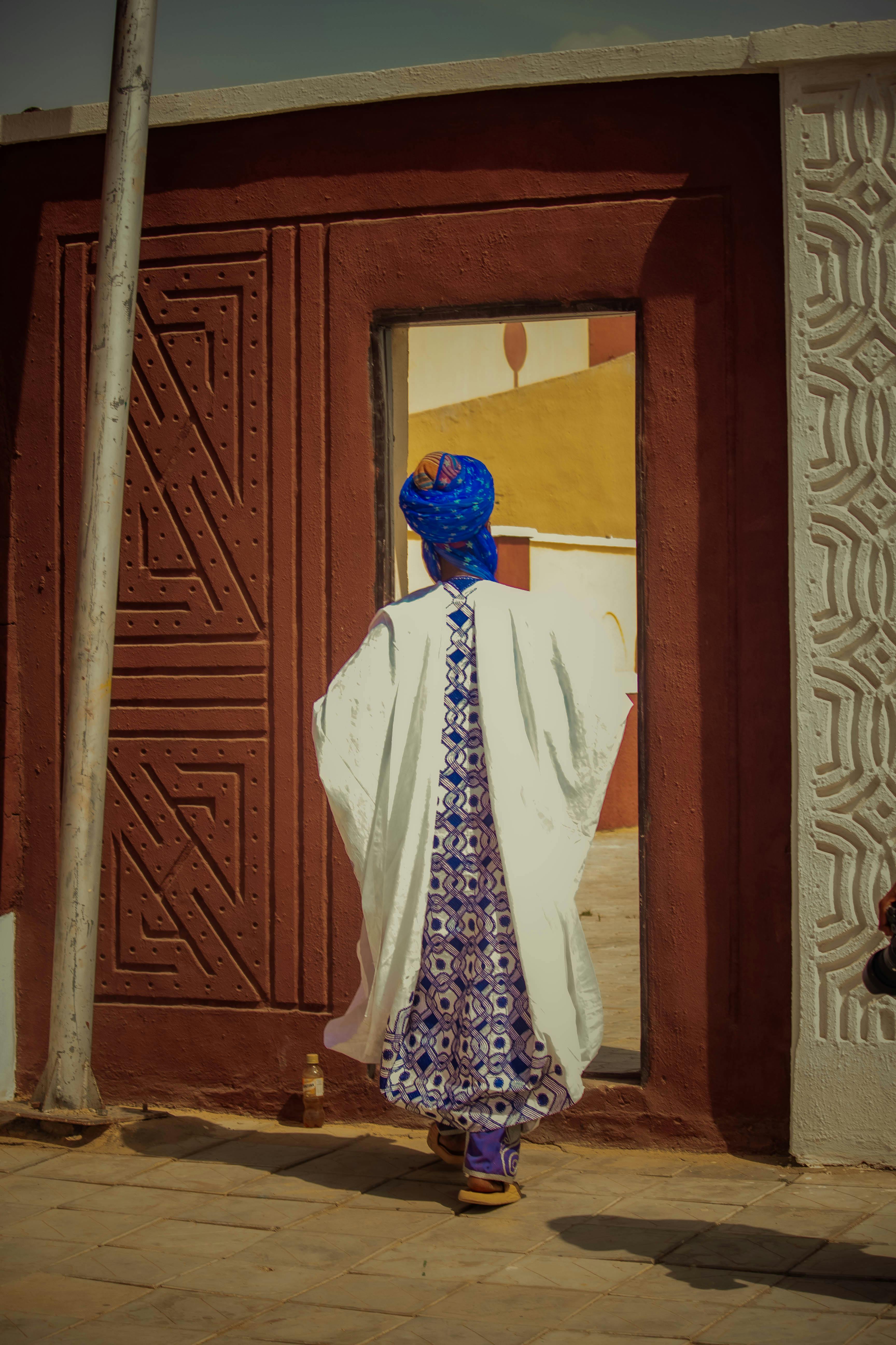 Kesimpulan: Blangkon, Simbol Identitas dan Warisan Budaya yang Patut Dilestarikan