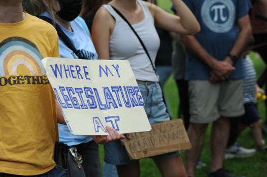 Democrats Seek New Inclusive Leadership to Face 2028 Challenges