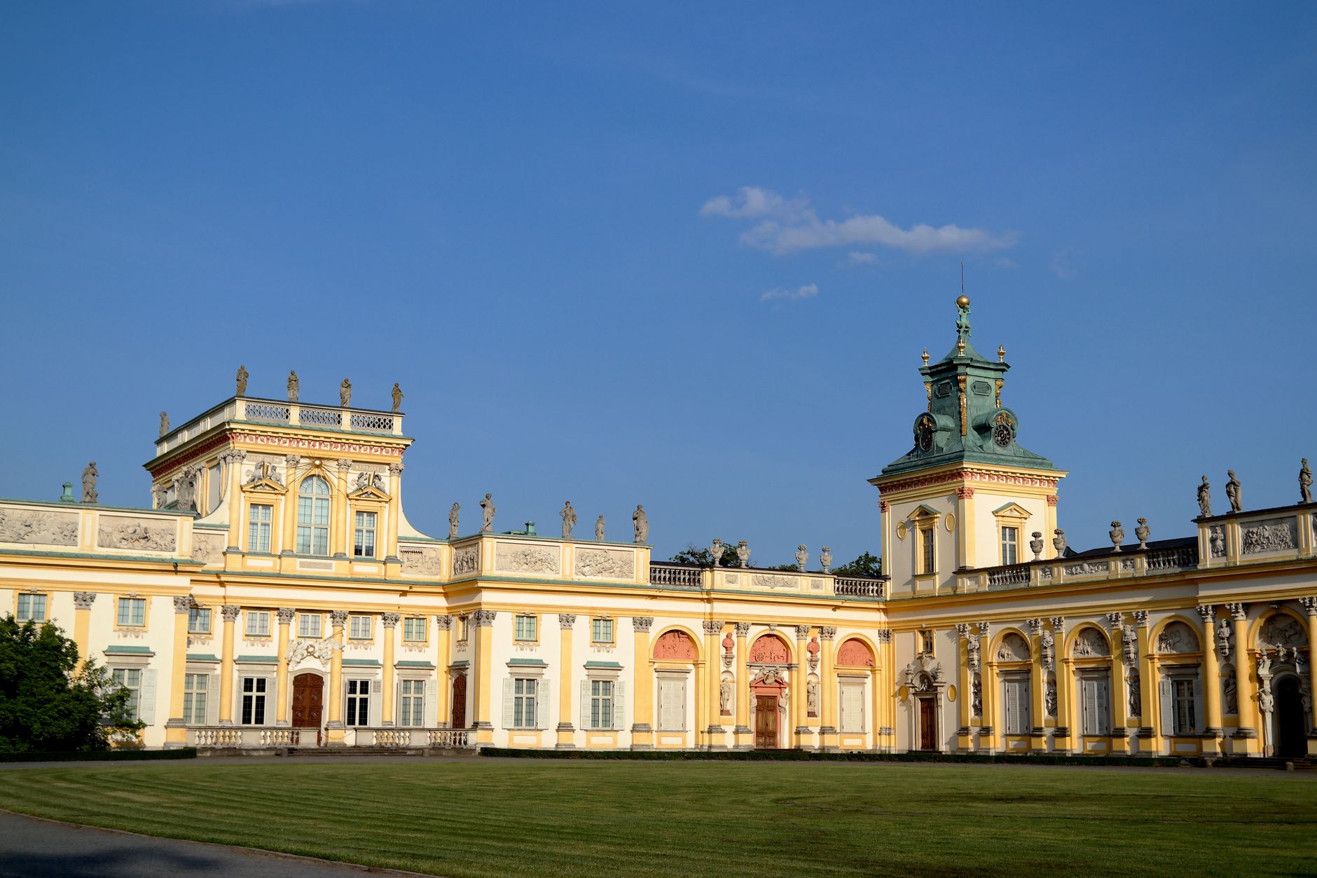 Prințul Andrew, fratele monarhului Charles al III-lea, reținut de autorități