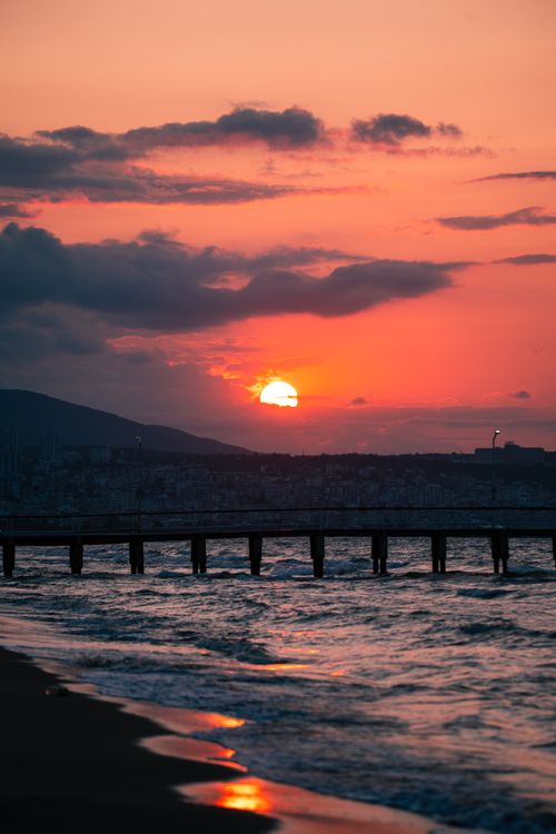 Free Stunning sunset view over the pier in Samsun, Türkiye, capturing vibrant colors and serene atmosphere. Stock Photo