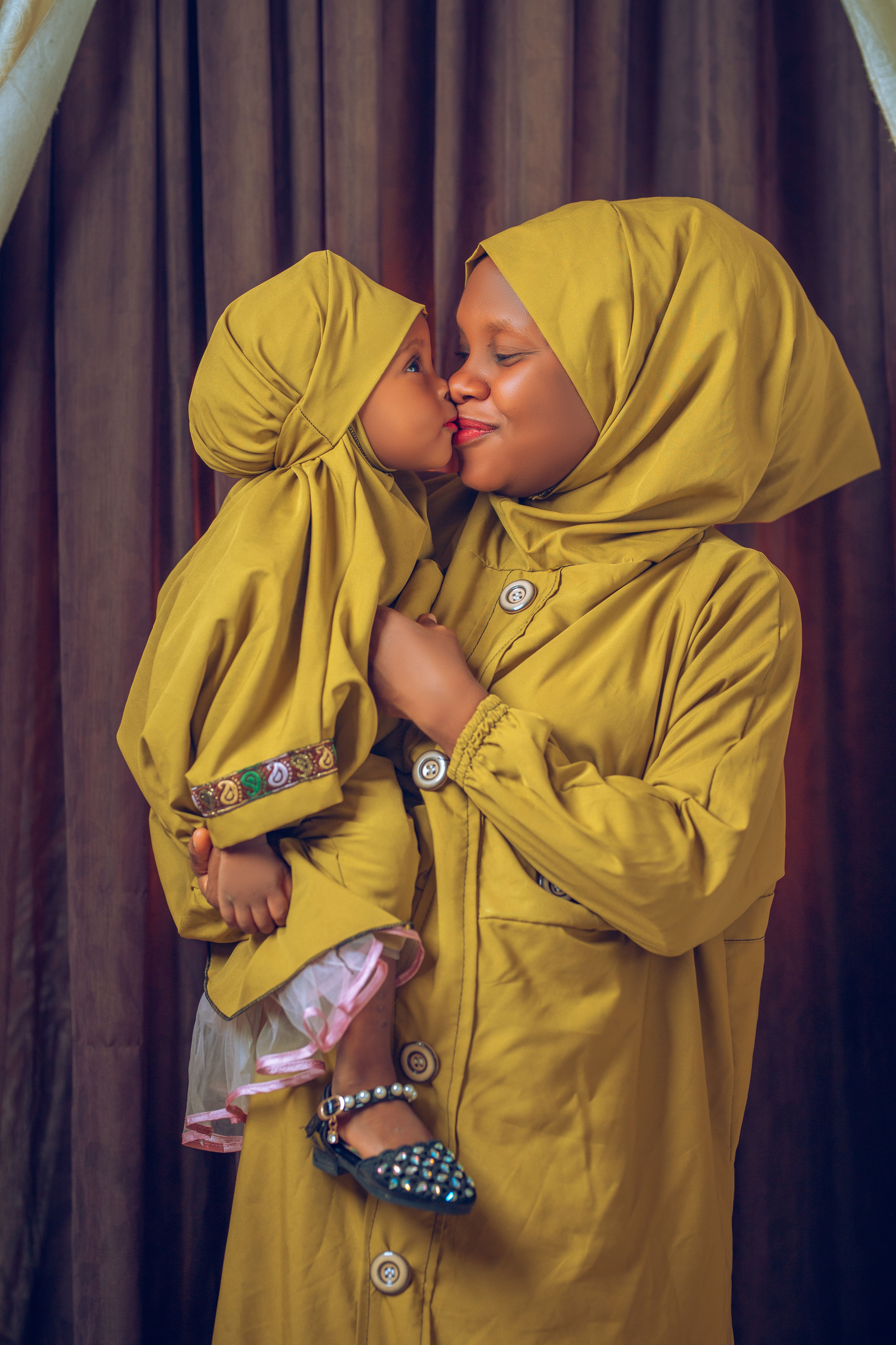 <b>Merawat Pakaian Tradisional</b>