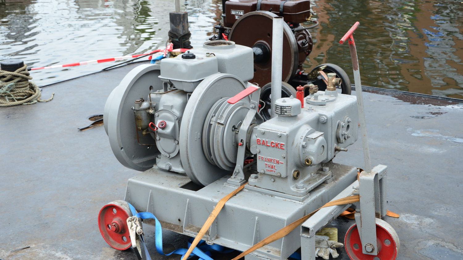 Water Engine Photos, Download The BEST Free Water Engine Stock Photos ...