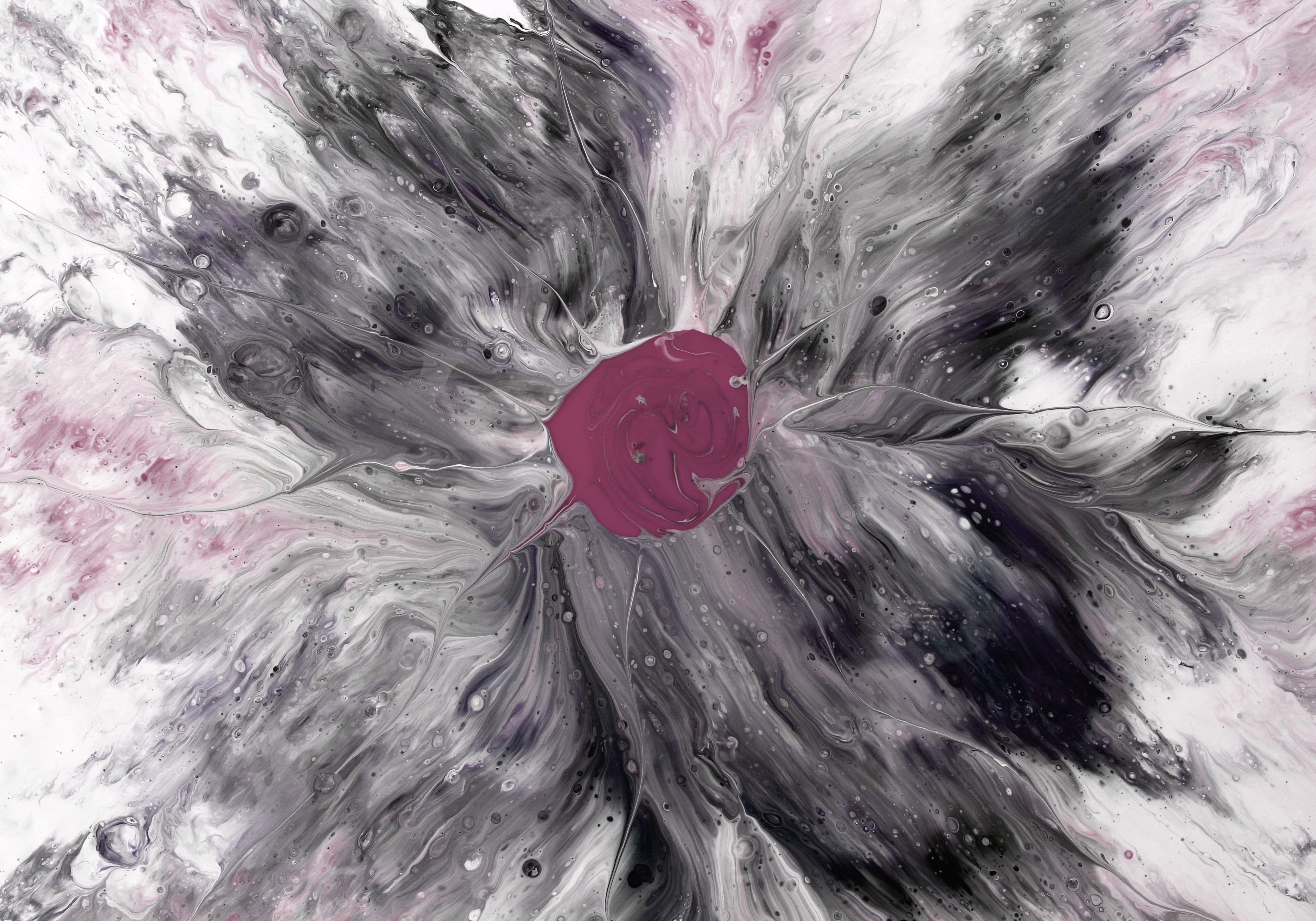 Abstract Fluid Art with Marbled Pink Center · Free Stock Photo