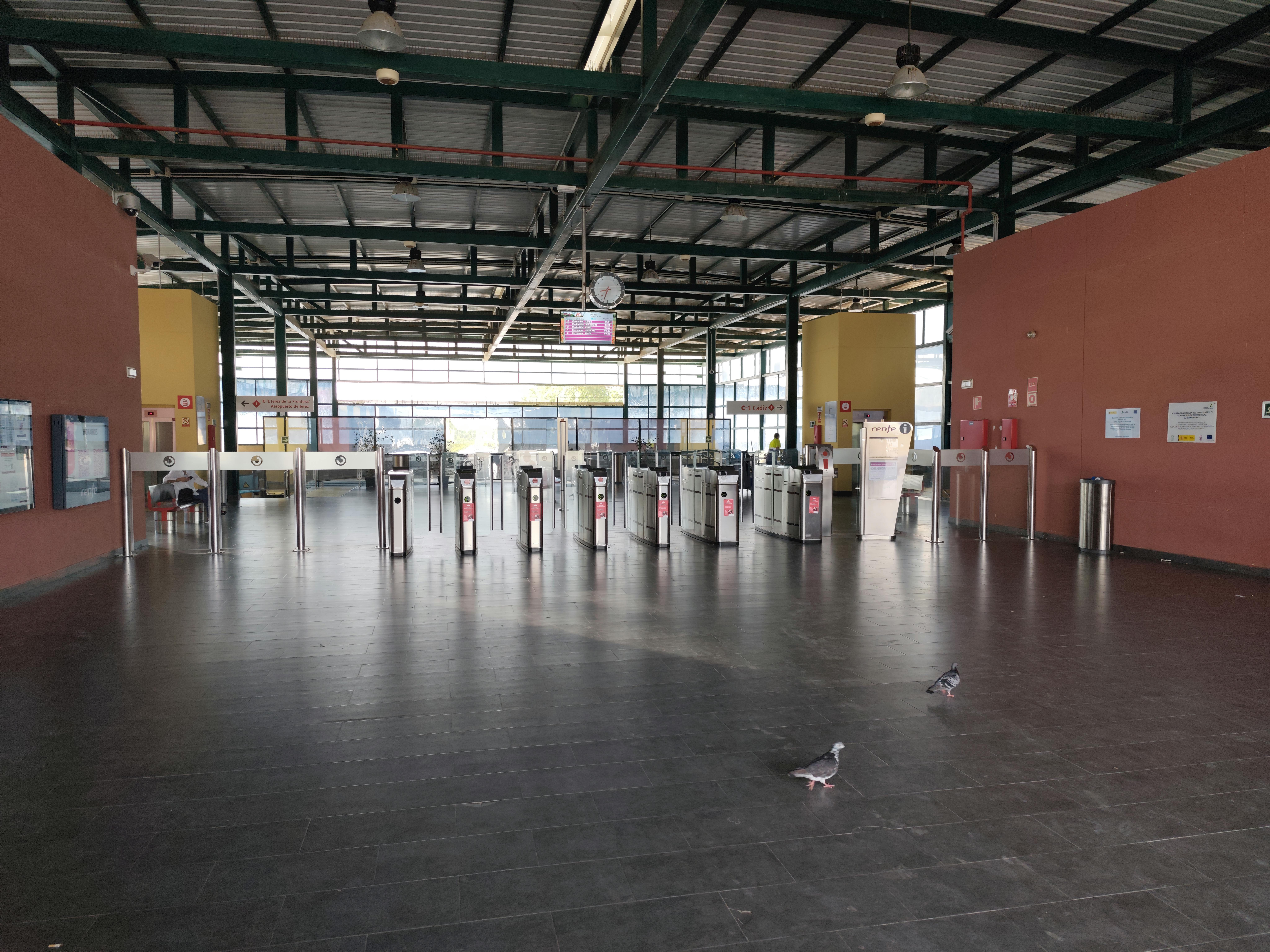patio de viajeros de la estación
