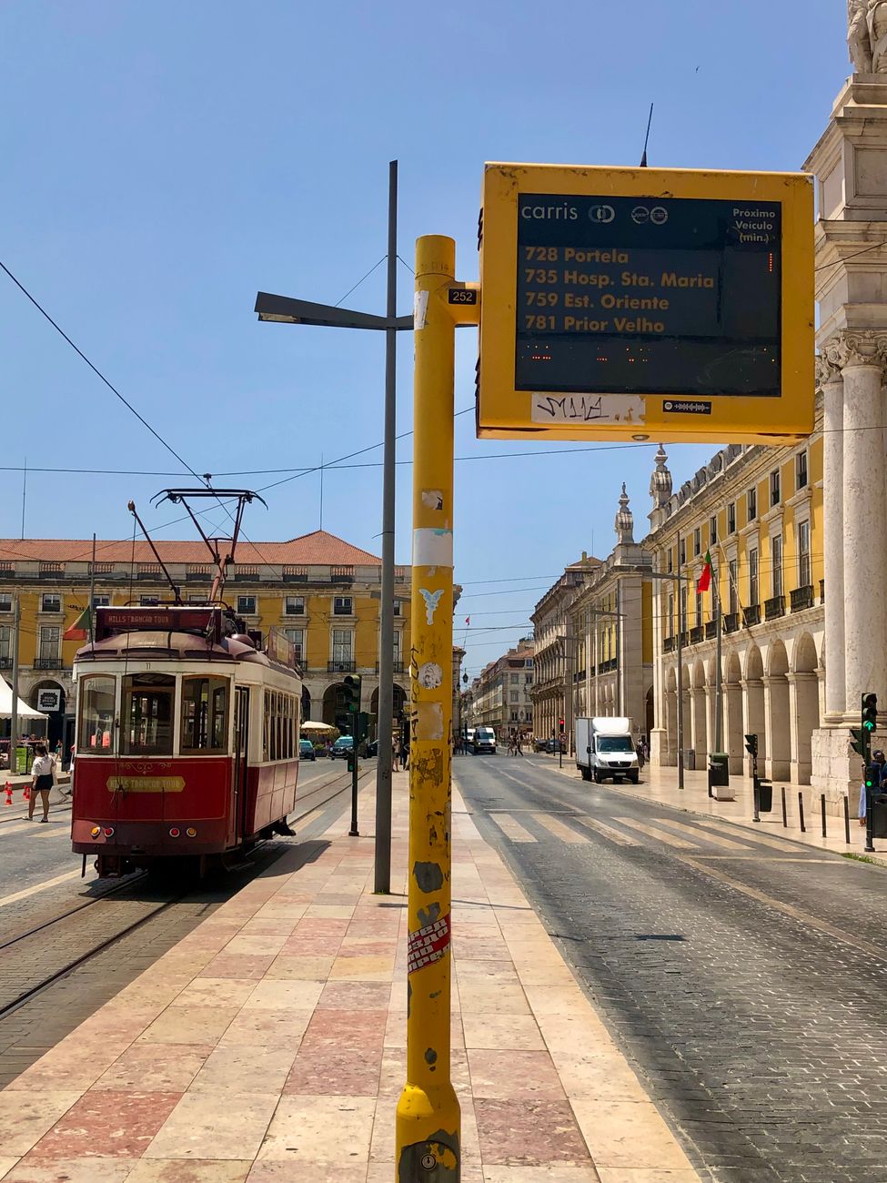 Metro Praça de Espanha reabre cais mas fecha sentido Reboleira até dia 28