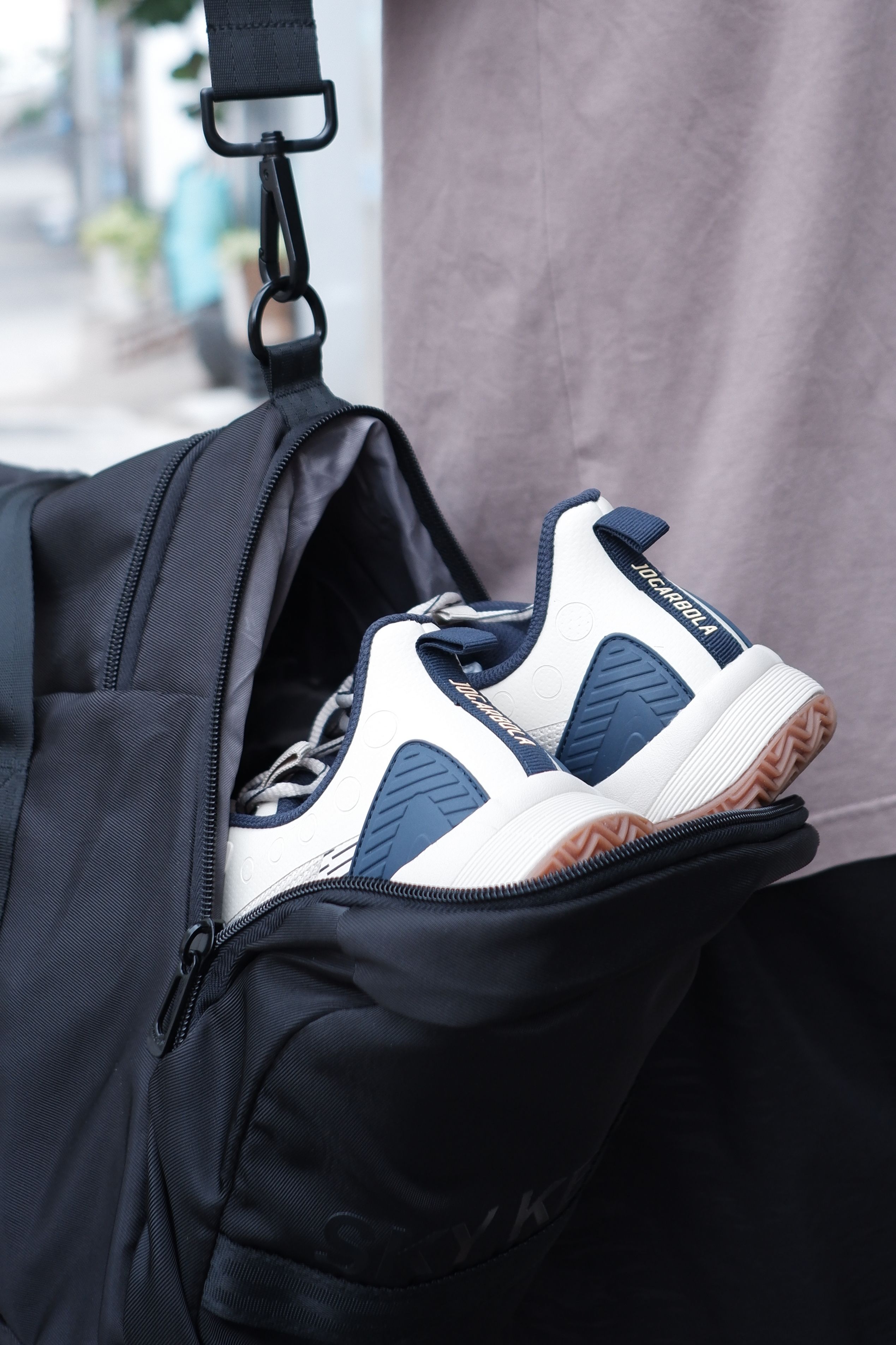 Using Shoe Bags and Wrappers for Easy Identification