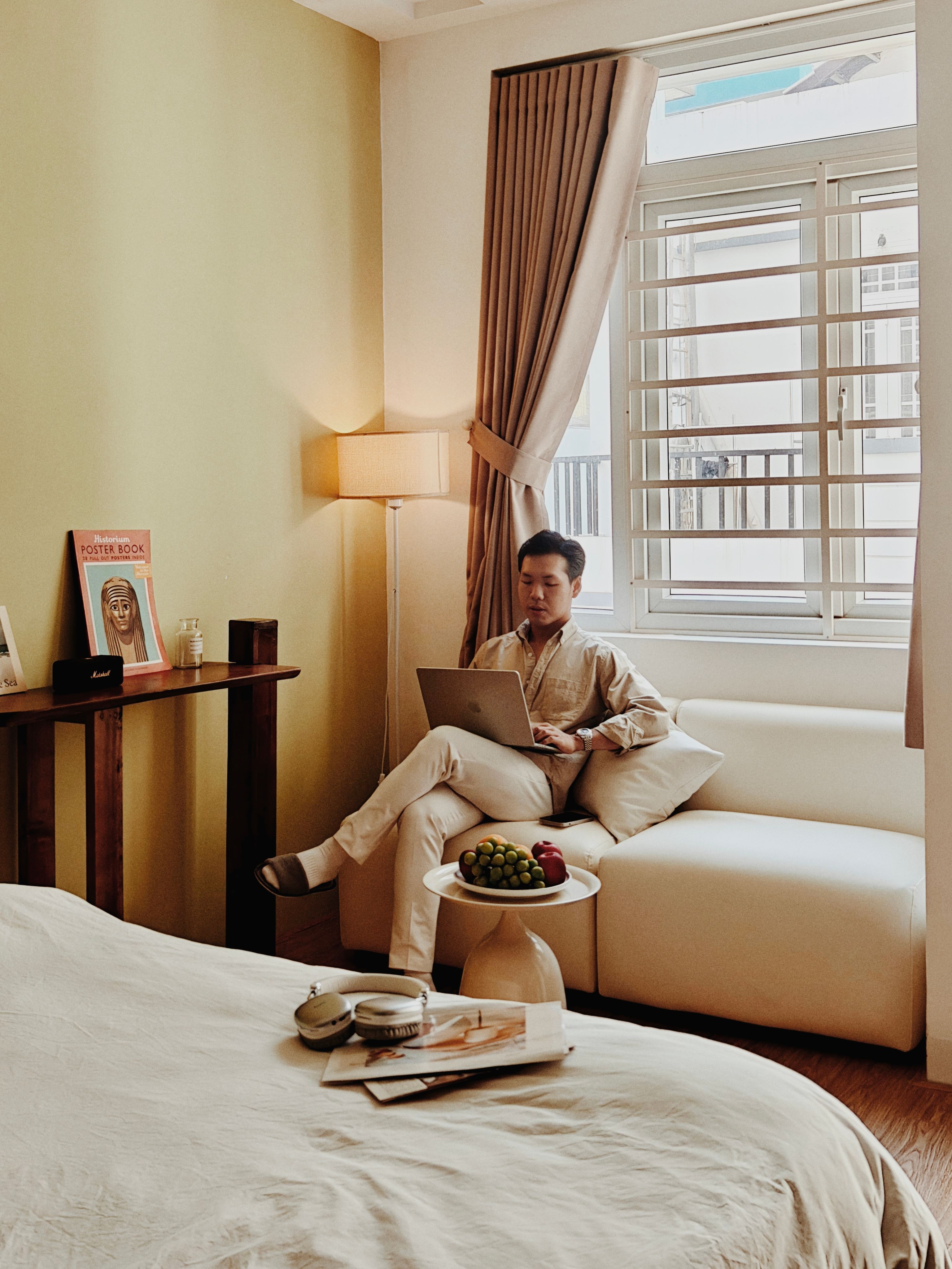 airbnb host là gì