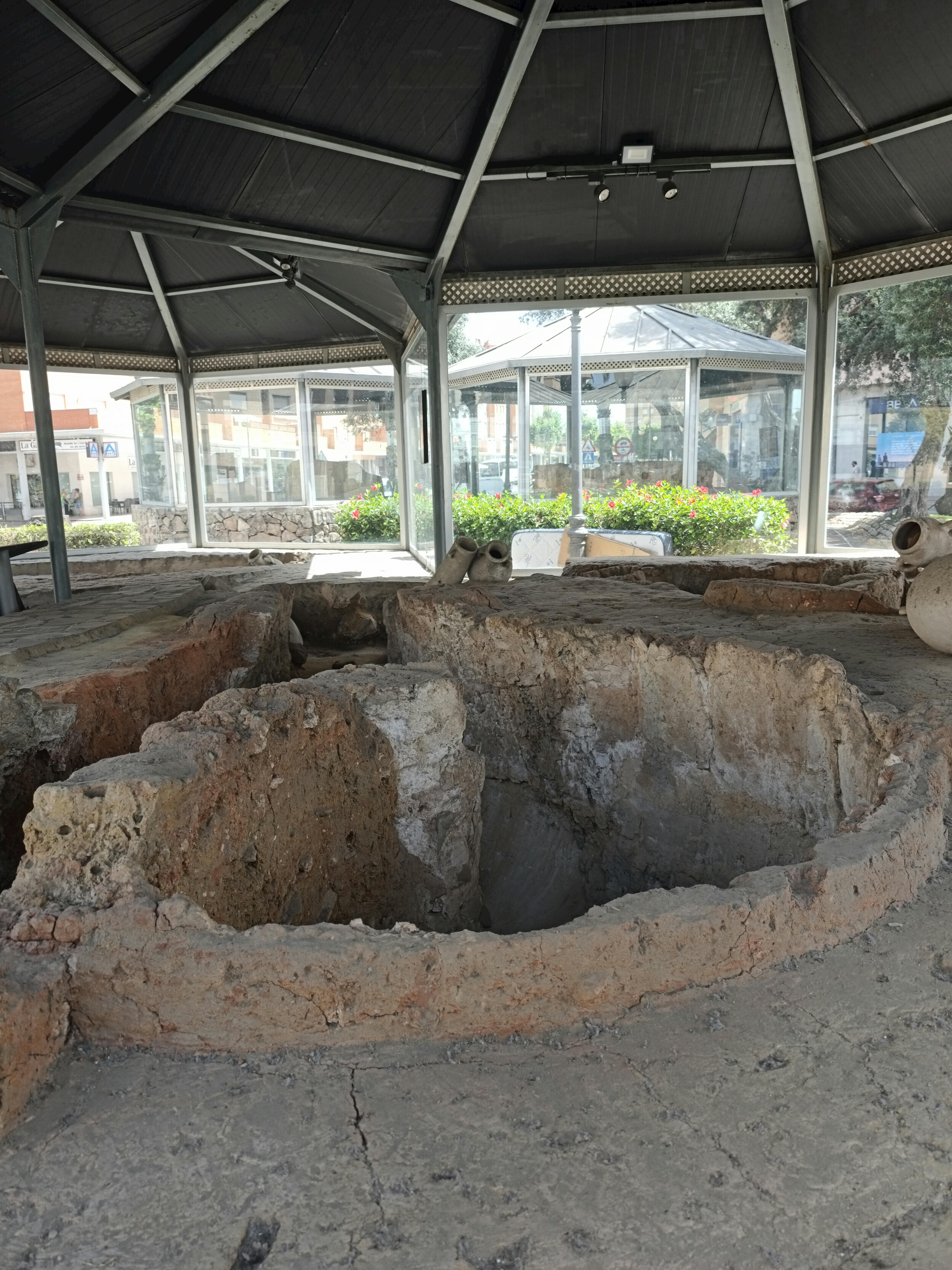 un entorno bien conservado y accesible que muestra la historia de San Fernando