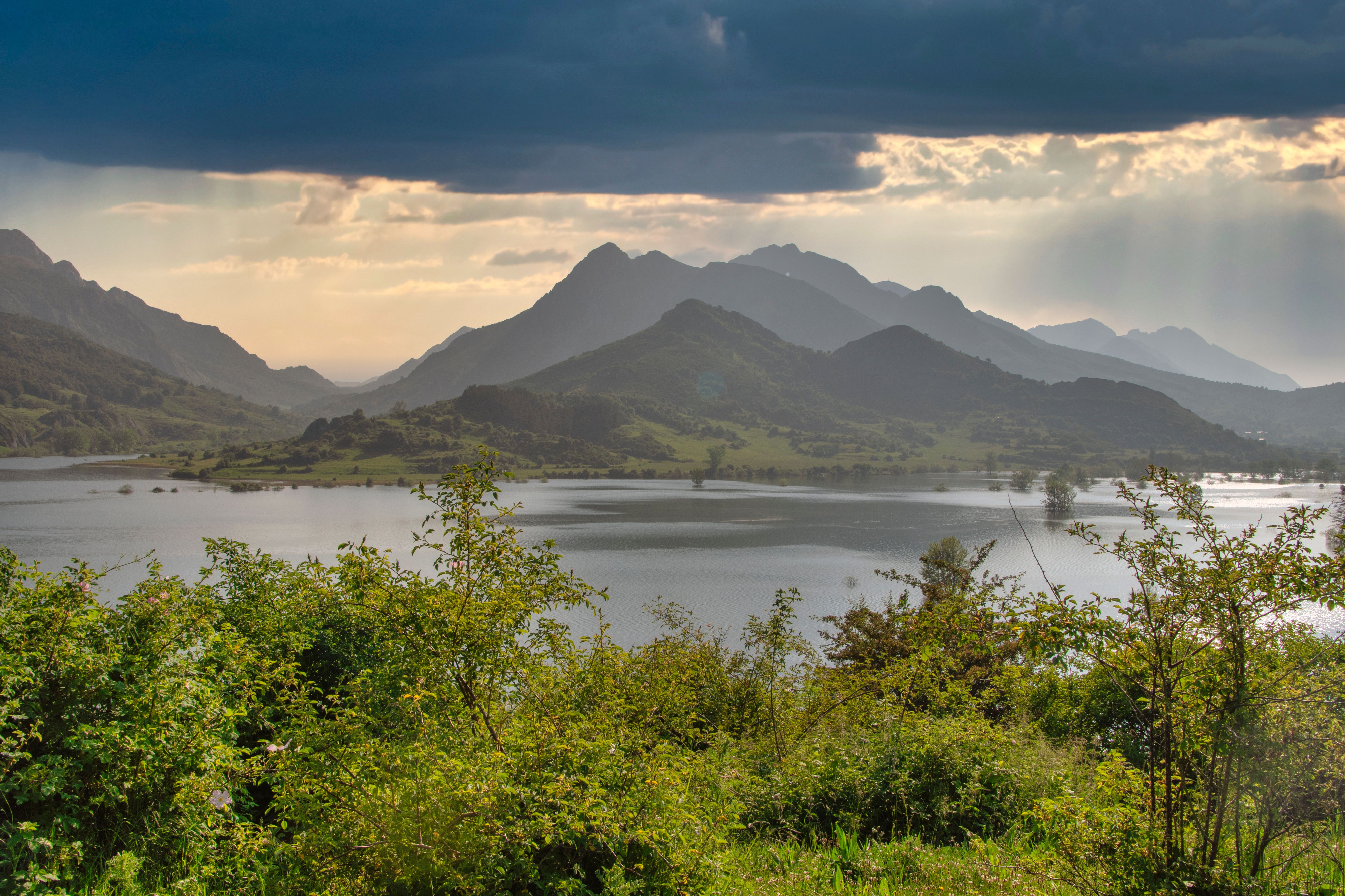 Dramatic Mountain Landscape in Riaño, Spain · Free Stock Photo