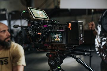 Beratungsszene am Set