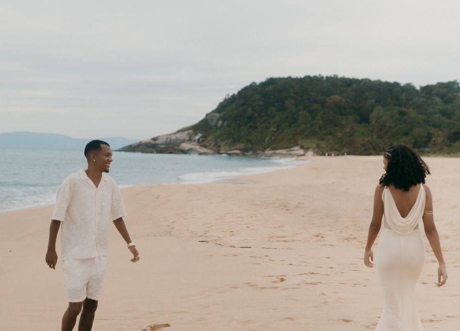 Online dating: starting a conversation on a niche platform