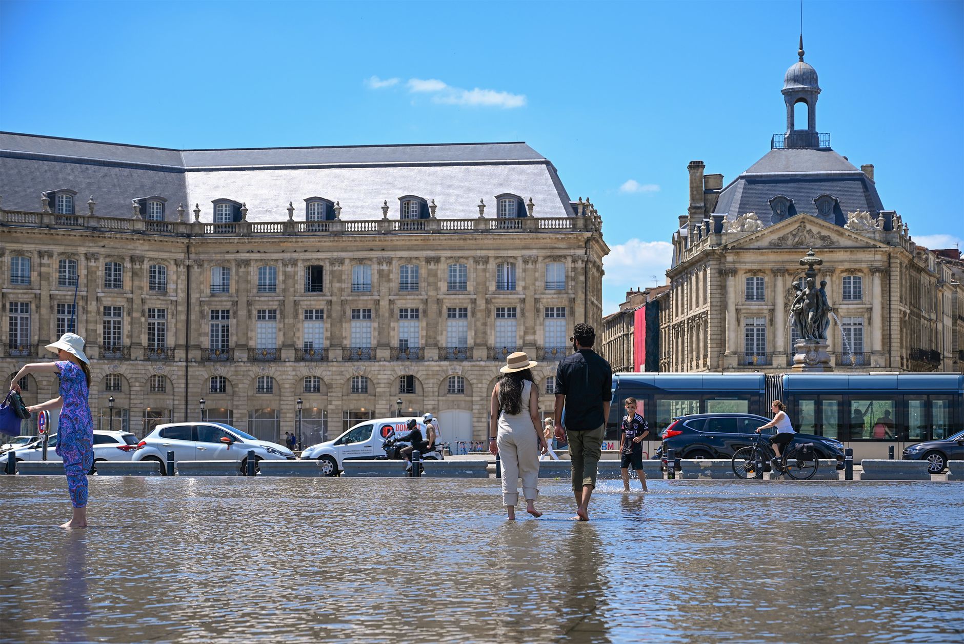 Wildfires Displace 250,000 People in France Near Bordeaux