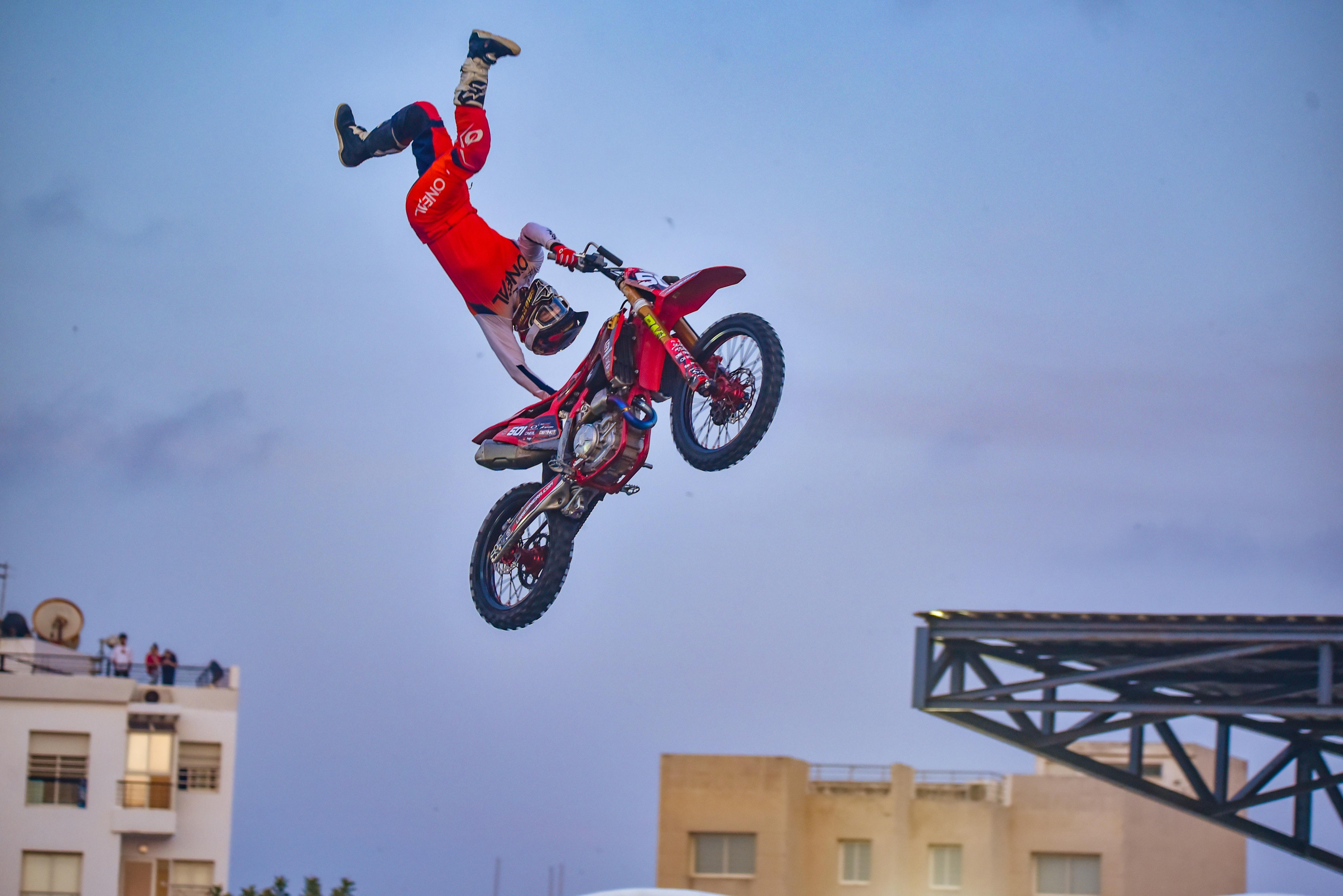 Using a Portable Jump Starter: How Many Times Before Recharging?