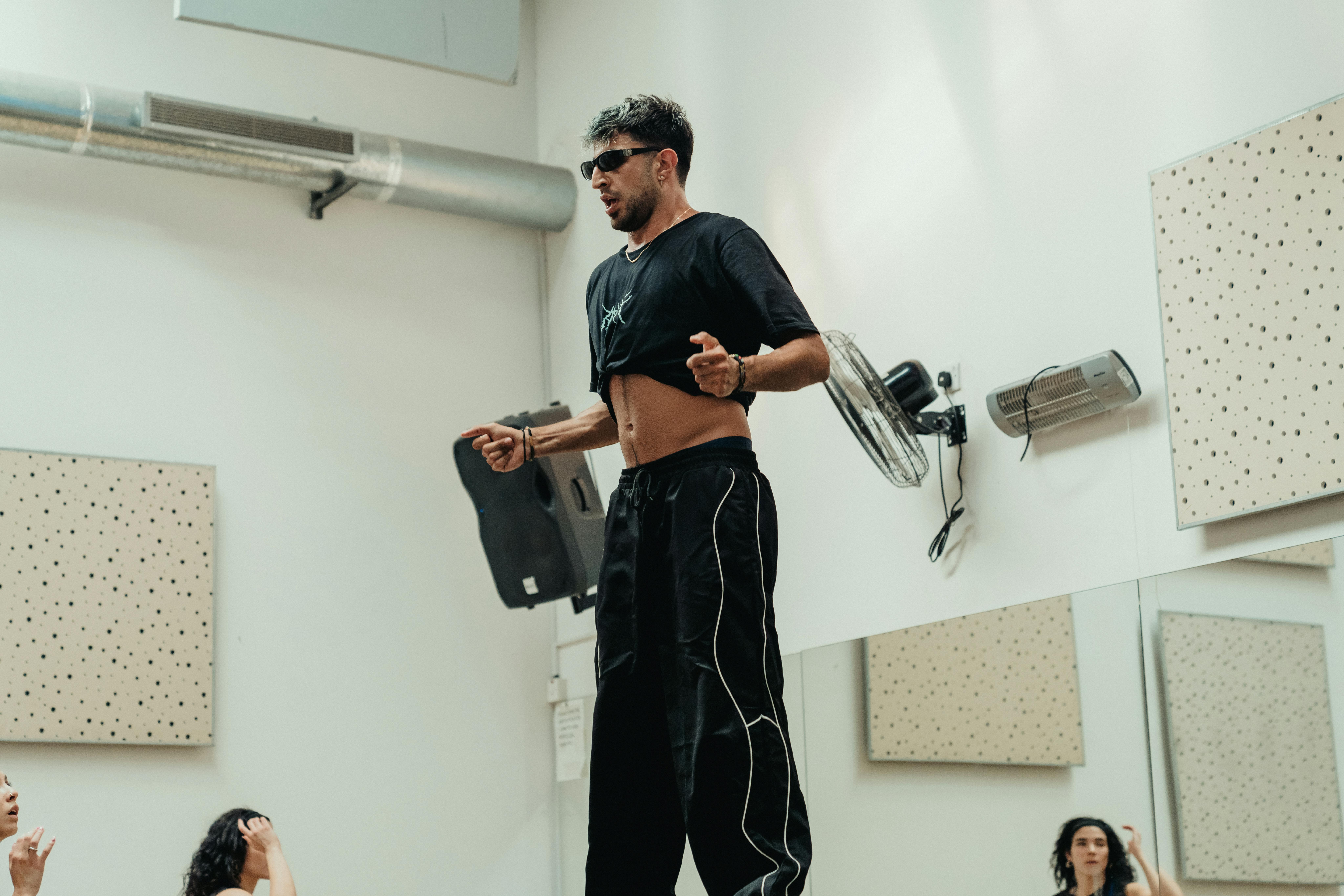 How to Avoid Social Anxiety in Group Settings