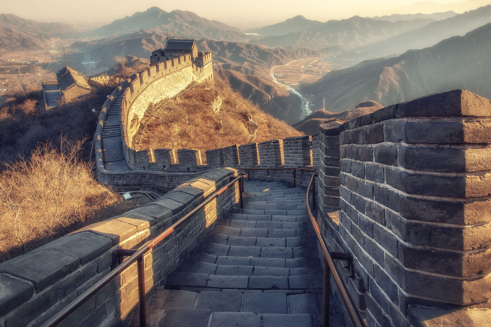 Iconic Wonders: The Ultimate Guide to World-Class Tourist Attractions