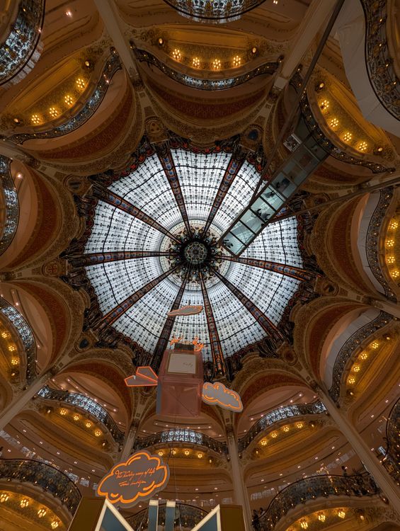 Stunning Dome Architecture Interior View · Free Stock Photo