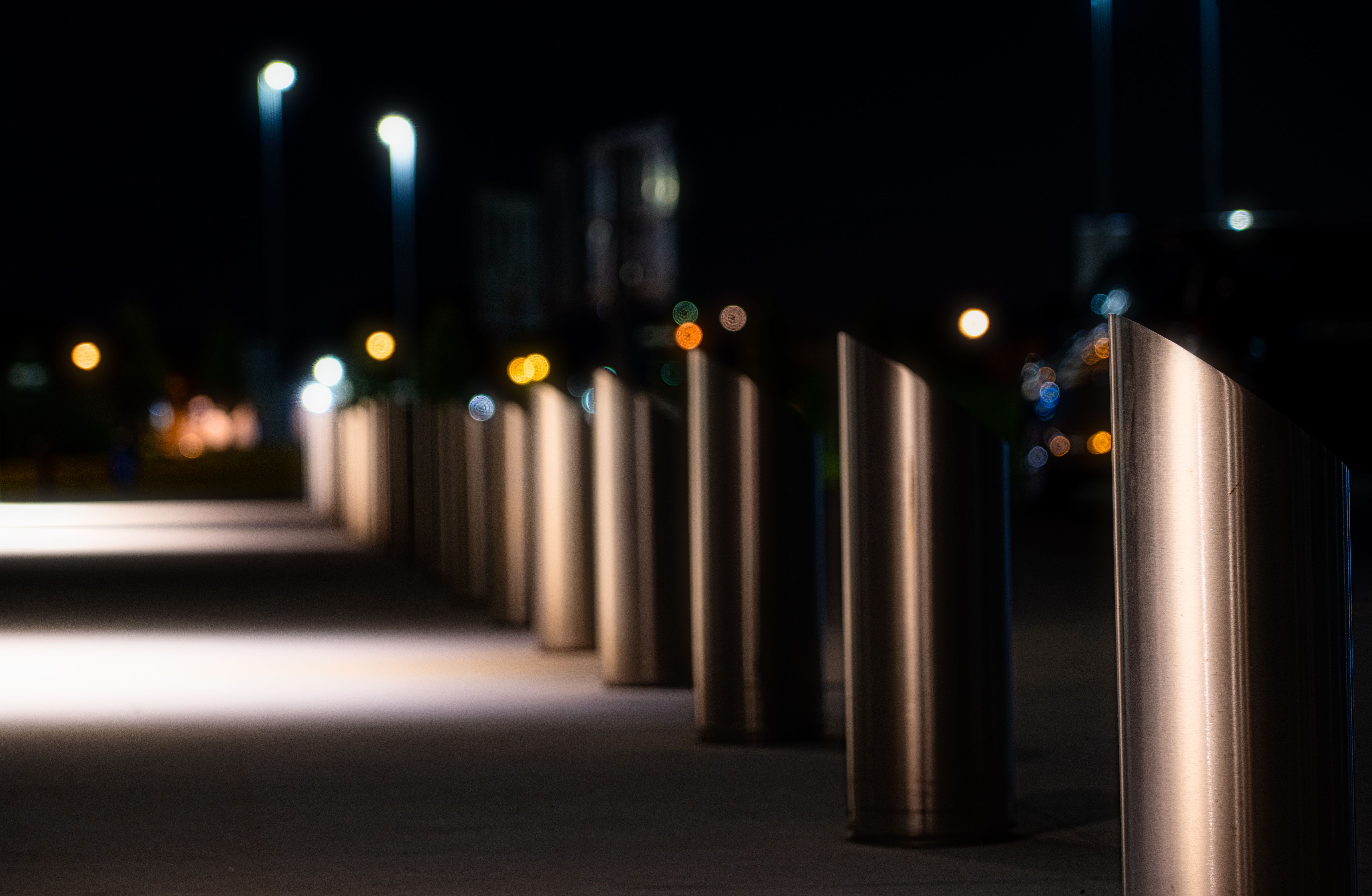 Stainless steel bollard post light 40cm, showing durable outdoor lighting design