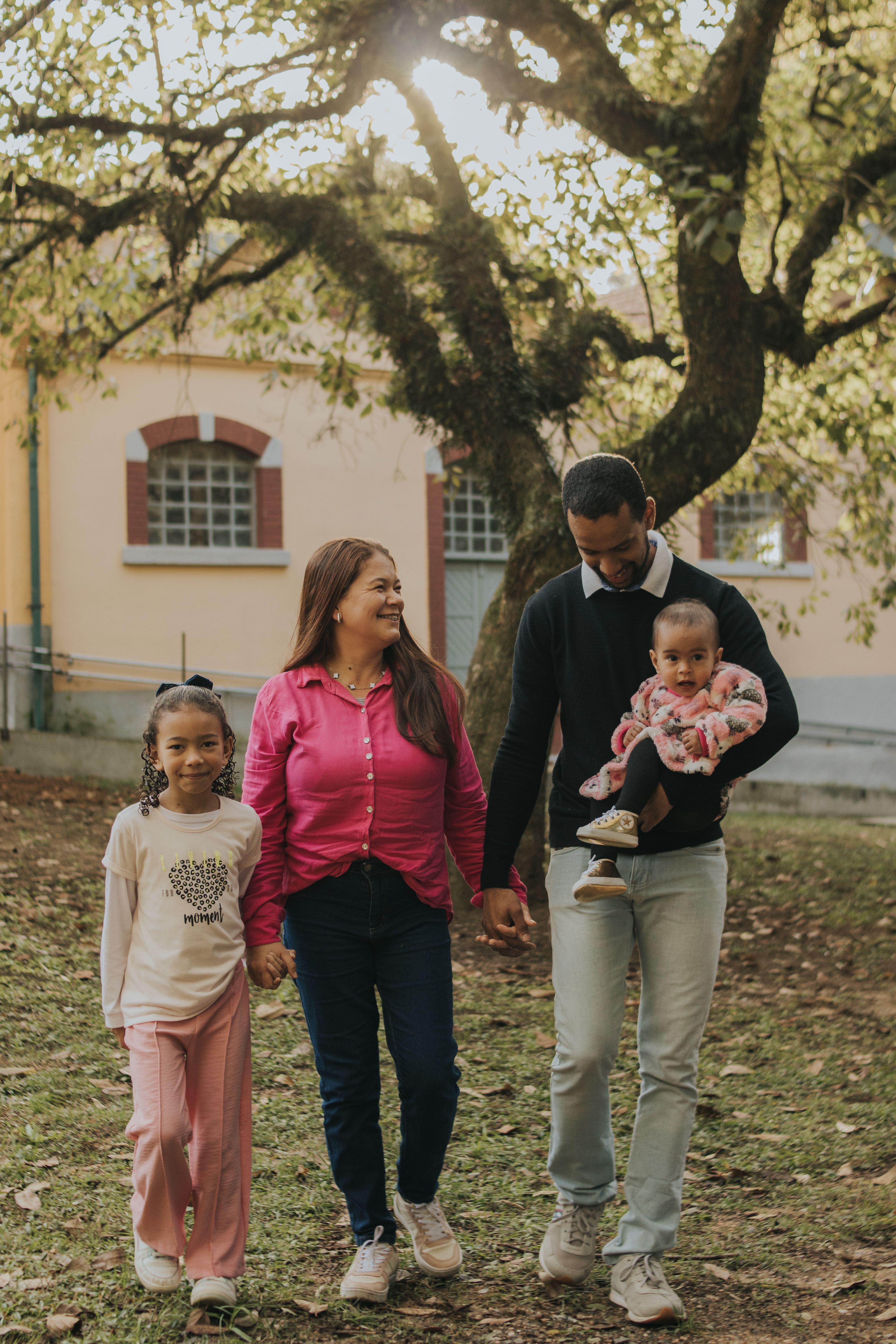 Mütterliche Familie des Mädchens, das sah, wie die Mutter vom Bruder in Algés getötet wurde, will "gemeinsame Sorgerechtsregelung" mit der väterlichen Familie in Brasilien