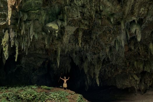Gomantong caves bird's nest tour — Borneo