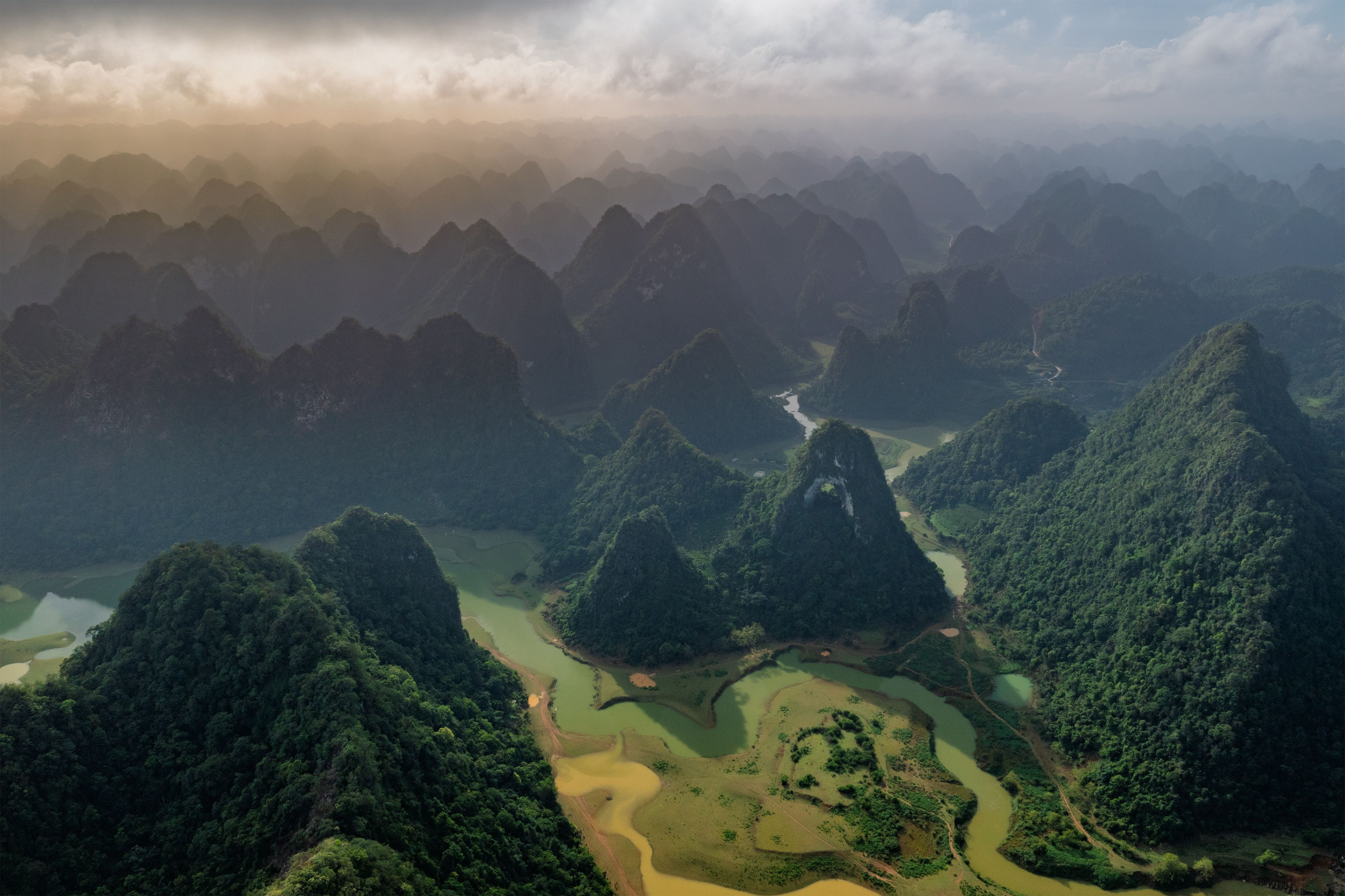 China landscape mountains rivers aerial view — Photo by Duc Nguyen