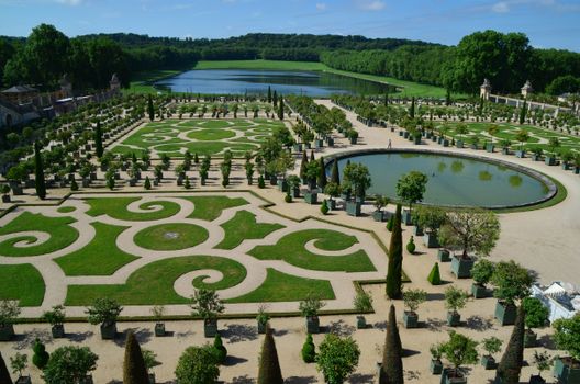 Versailles garden tour before the crowds — Paris