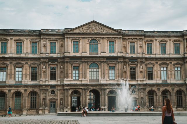 Louvre Museum vs Musee Dorsay Paris